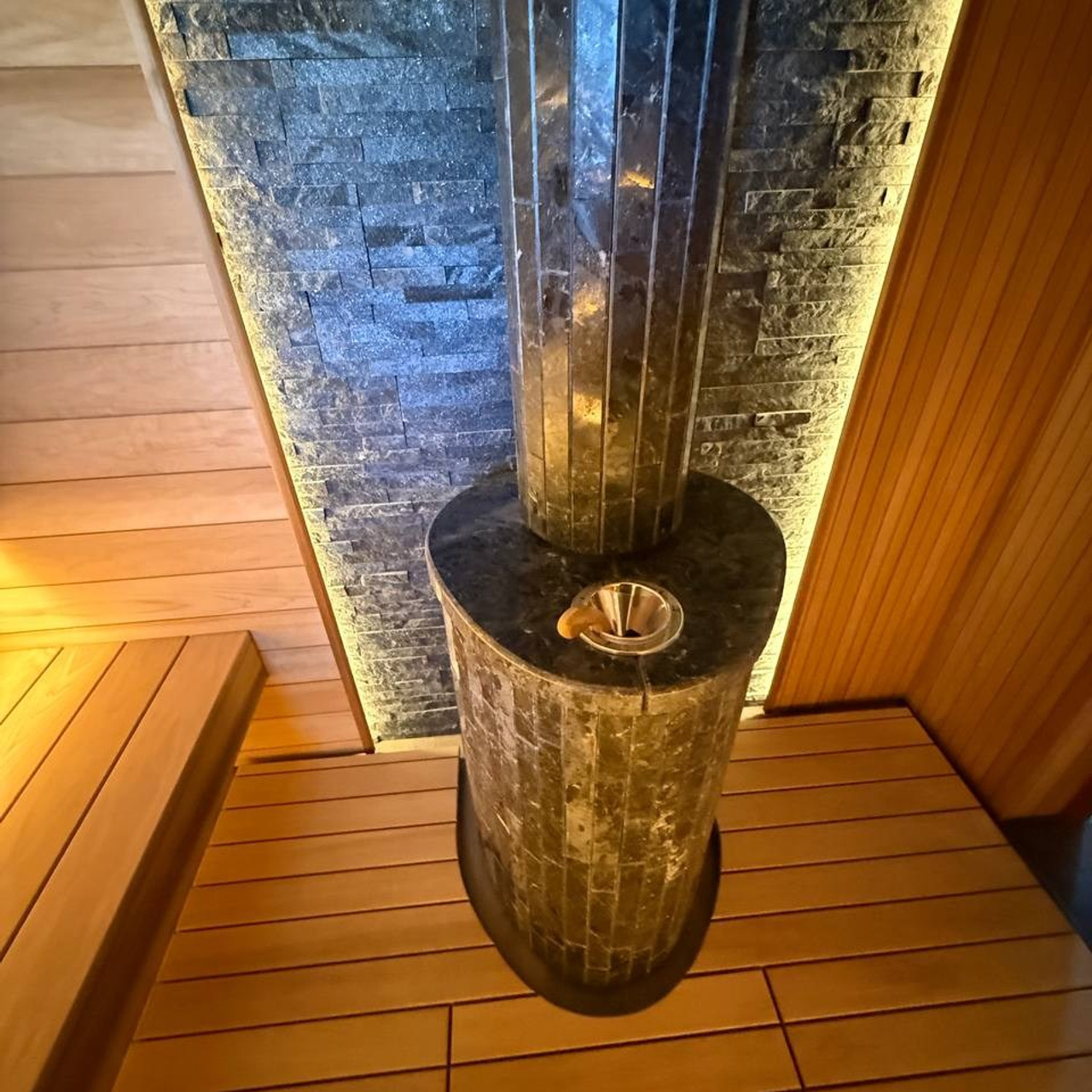 печь Ферингер в облицовке из пироксенита