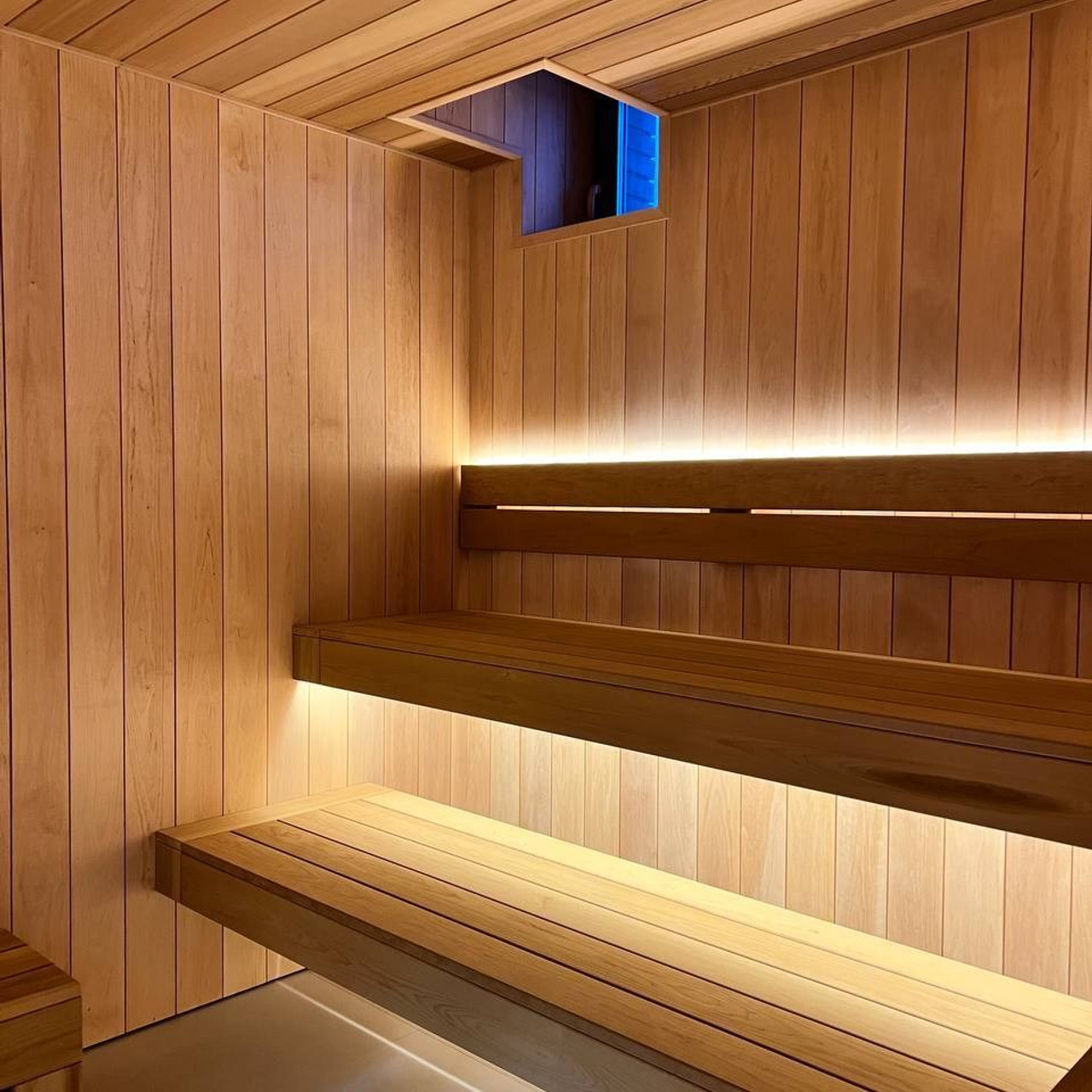 потолок из канадского кедра в бане