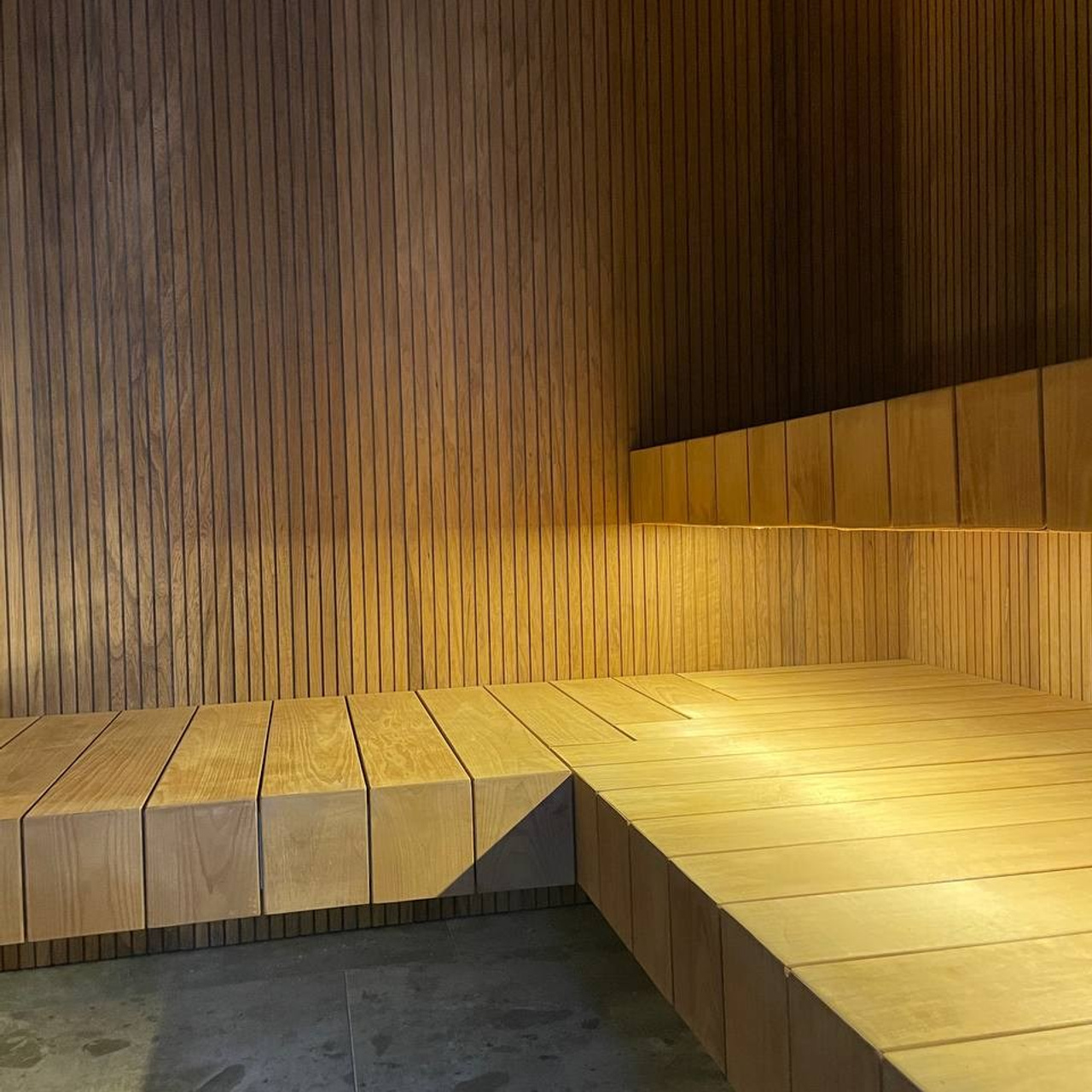 подсветка в дизайнерской сауне