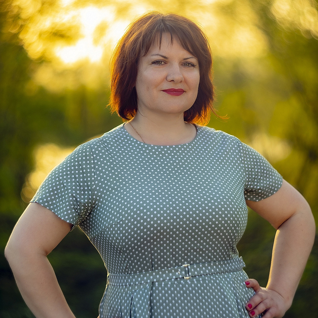 Весенняя прогулка на закате в Платоновском парке города Тулы.