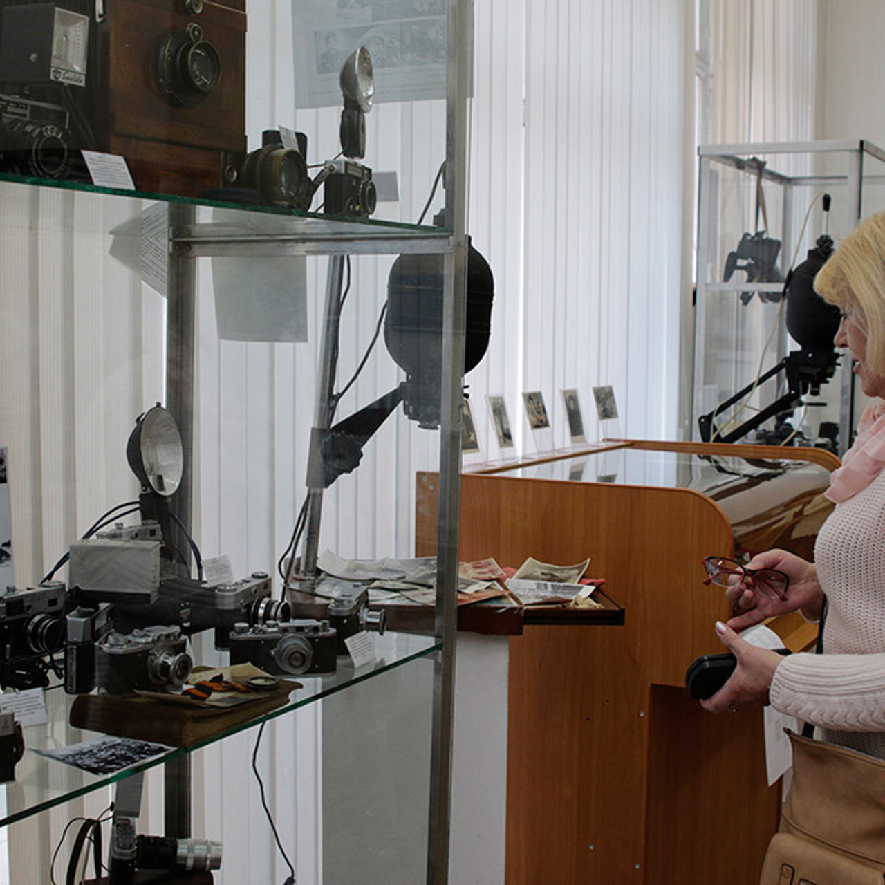 Выставки фототехники «От форматных до цифровых». Фотограф в Туле Крупский АнДРей. Фотостудия «КАДР71» в Туле