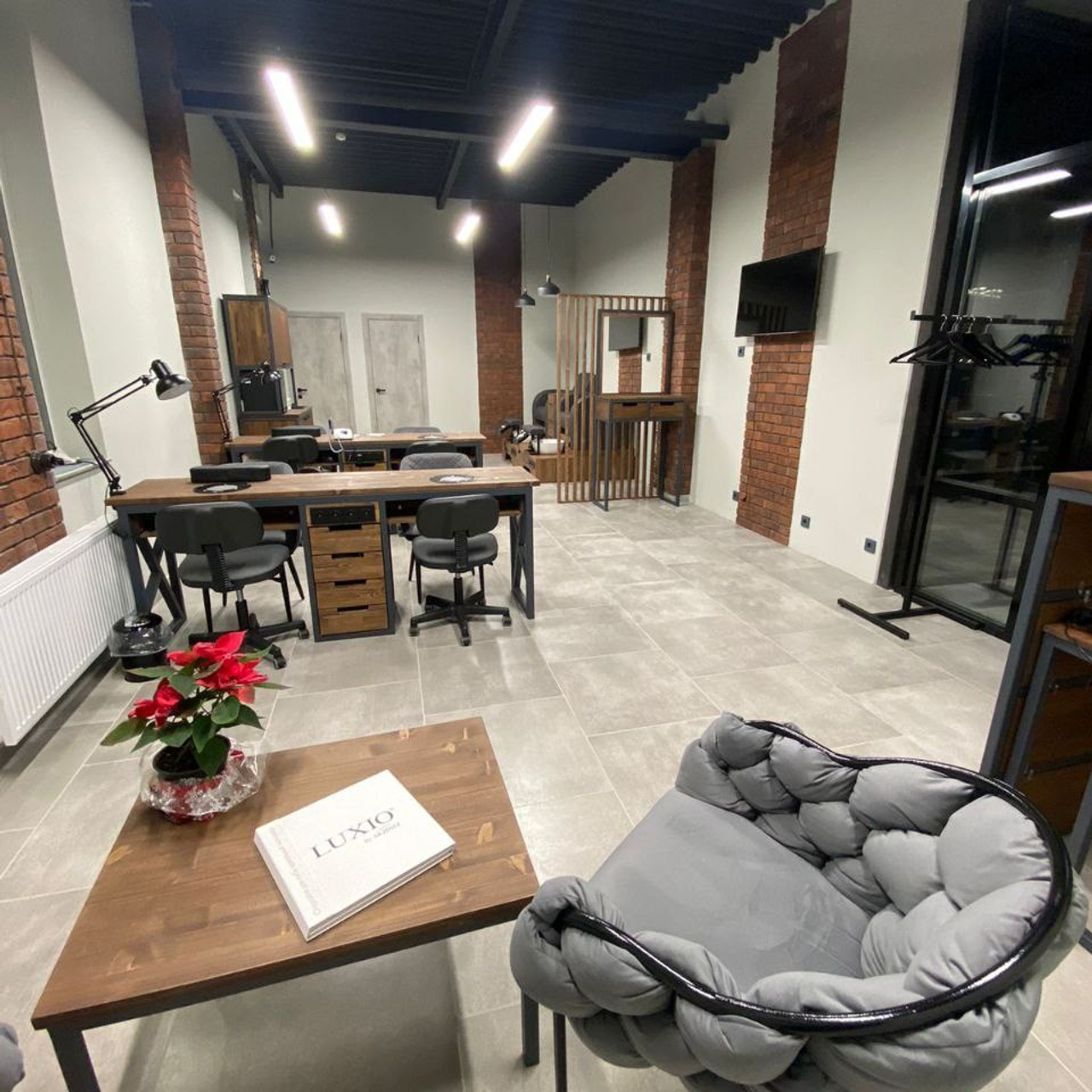 Nail loft. Торговый центр Фабрика 1830