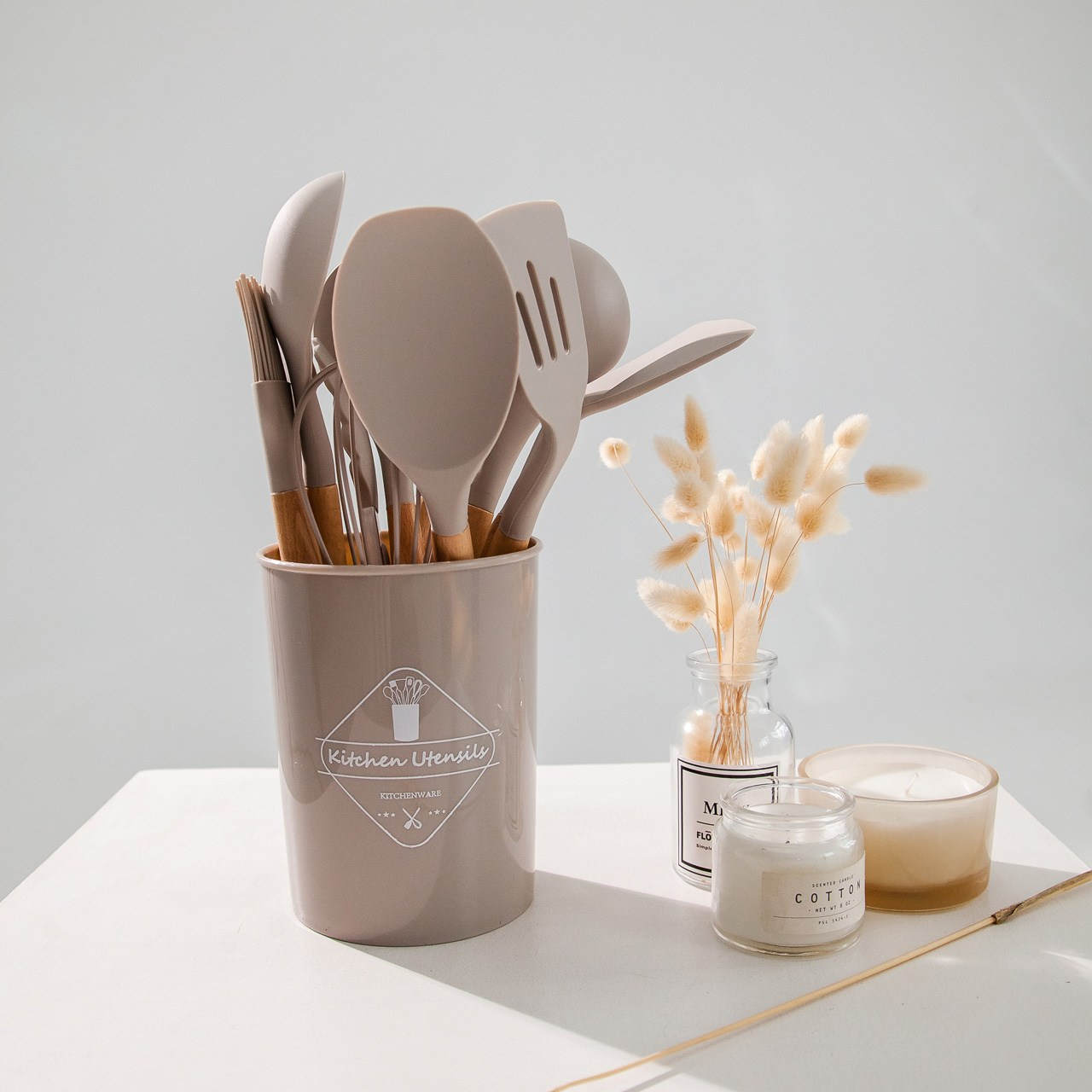 Столовые принадлежности