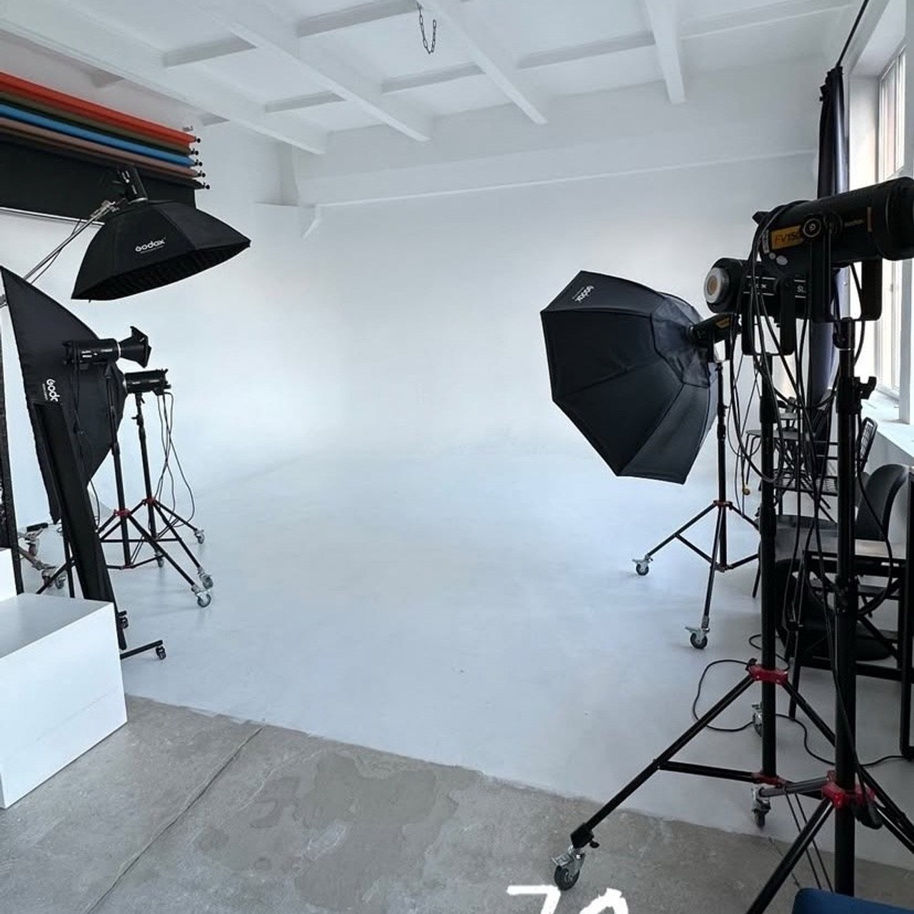 Фотоцех, зал 70 (Станке-Димитрова, 54а, БЦ Десна)