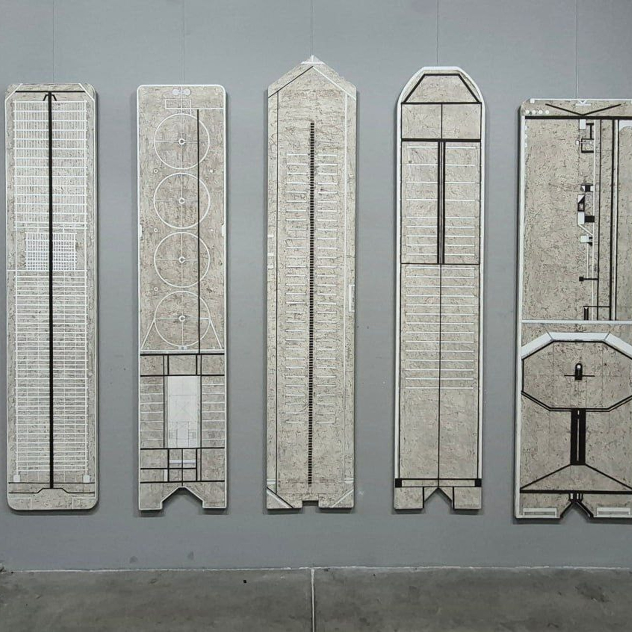 / НАД ЗЕМЛЕЙ /. Ассоциация художников монументалистов г. Москва