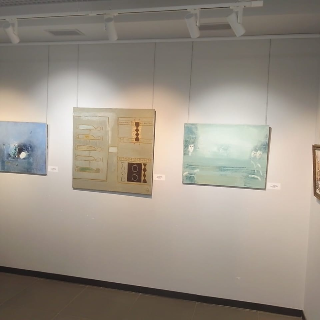 / НОВОЕ НА БЕЛОМ /. Ассоциация художников монументалистов г. Москва