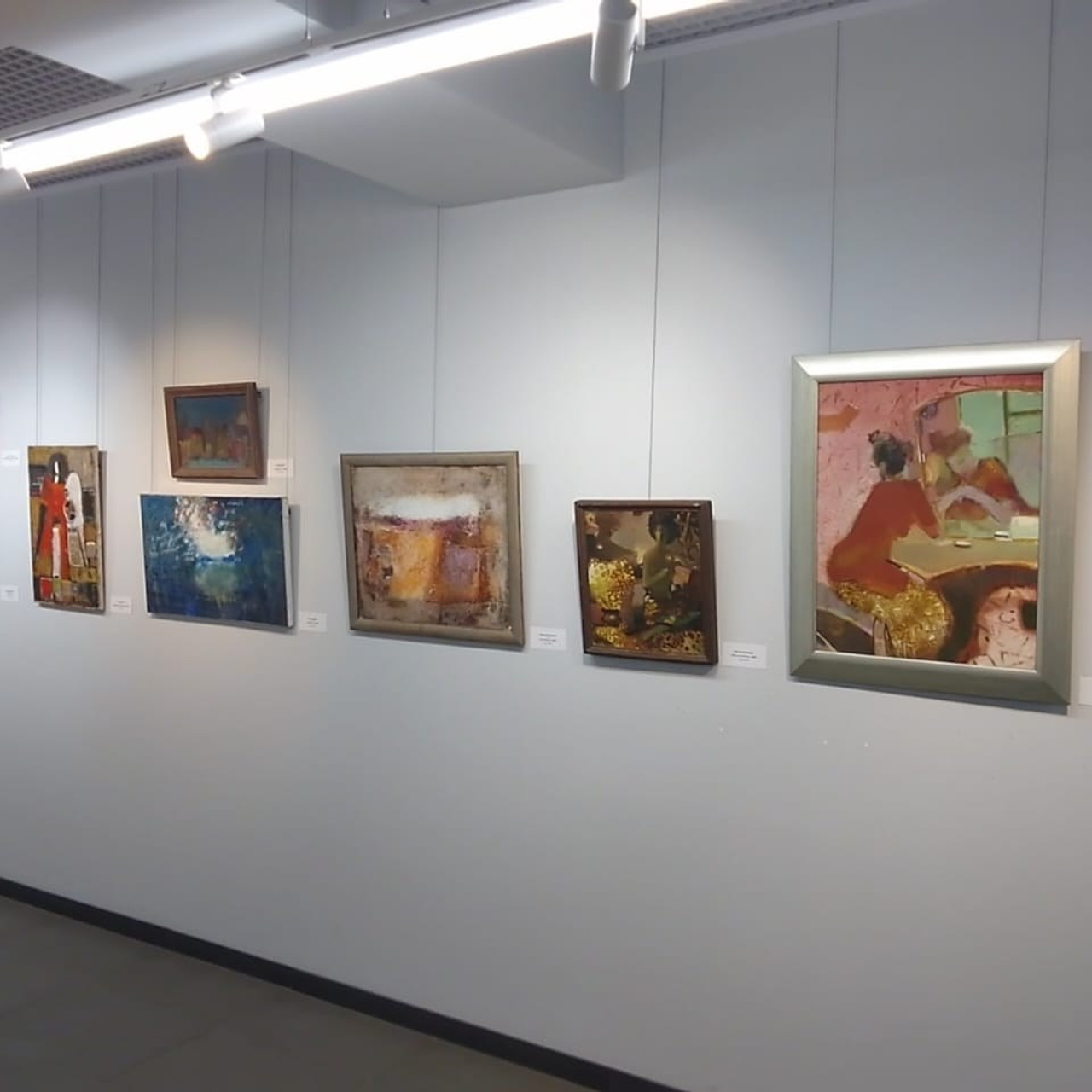 / НОВОЕ НА БЕЛОМ /. Ассоциация художников монументалистов г. Москва