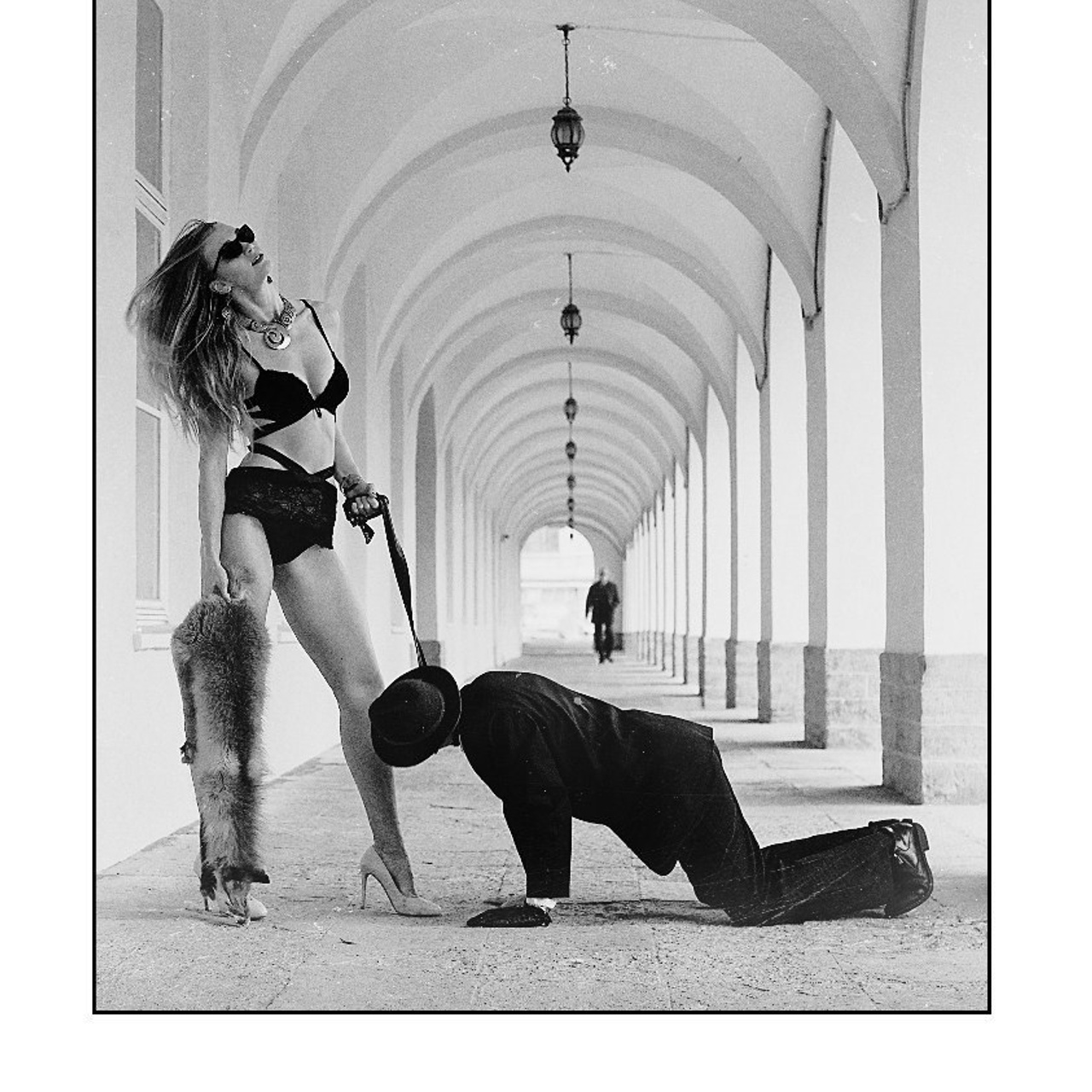 - фотосессии в эксклюзивных образах в  СПб и Москве. провожу регулярны. Фотограф Облако Александра