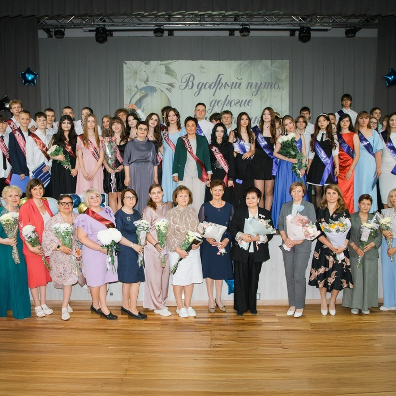 Надежный фотограф Серпухов. Выпускные альбомы в Серпухове