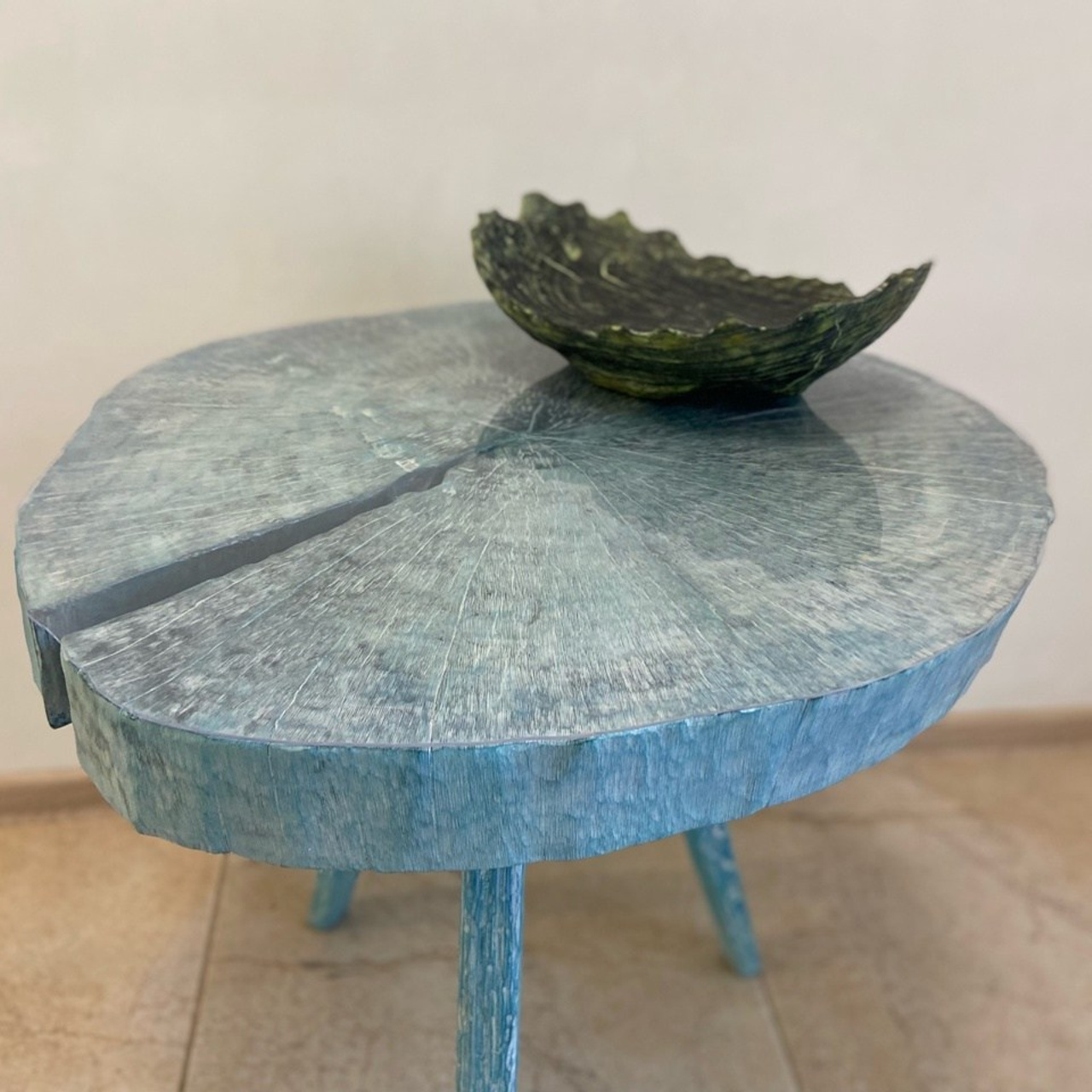 Журнальный столик из дерева «голубые небеса». Арт-объекты для стен. Авторские картины, панно, часы и портреты по фото