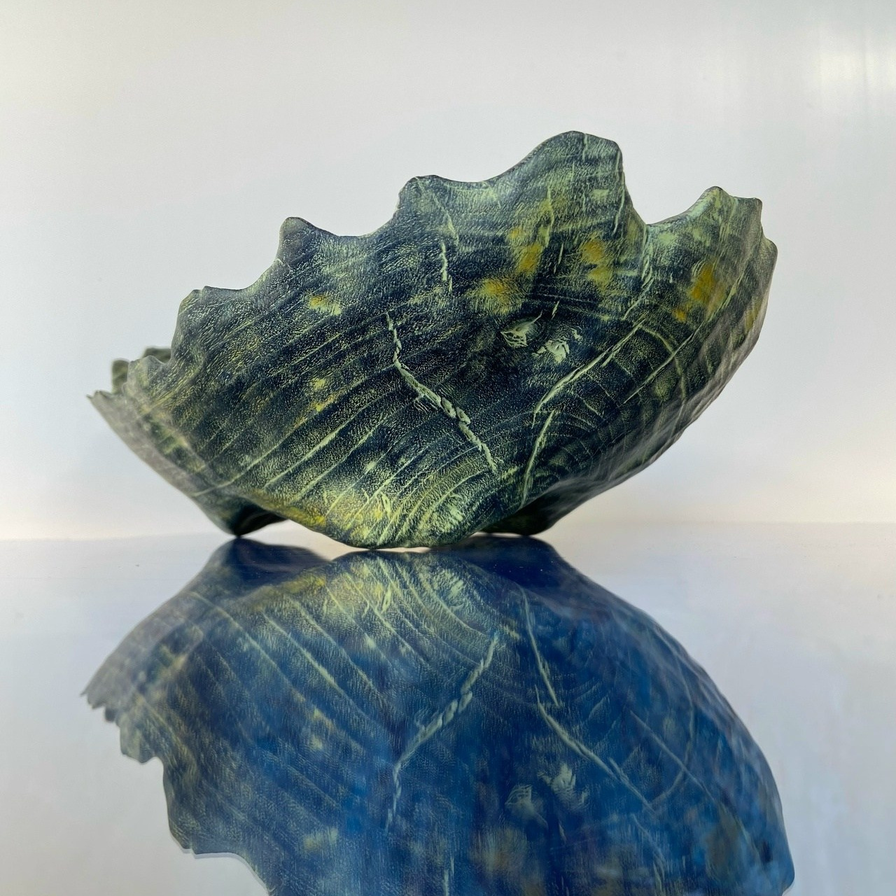 Чаша из дерева «Лесная раковина». Арт-объекты для стен. Авторские картины, панно, часы и портреты по фото