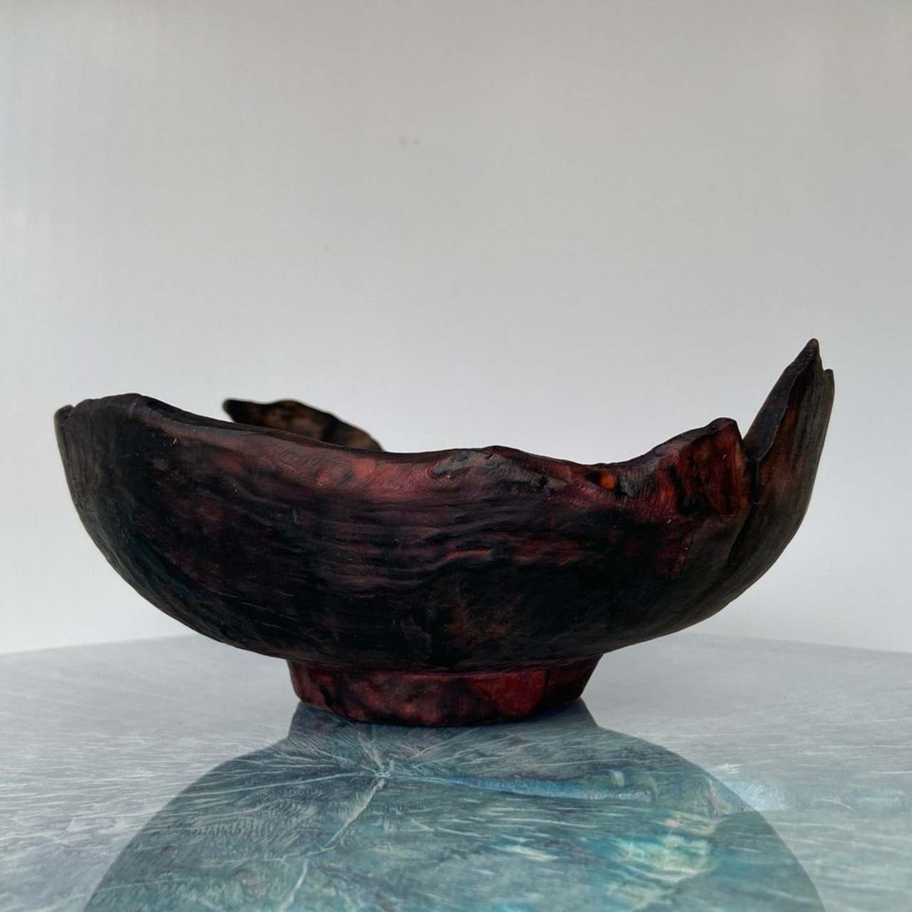 Чаша из дерева «Виноградный сок». Арт-объекты для стен. Авторские картины, панно, часы и портреты по фото