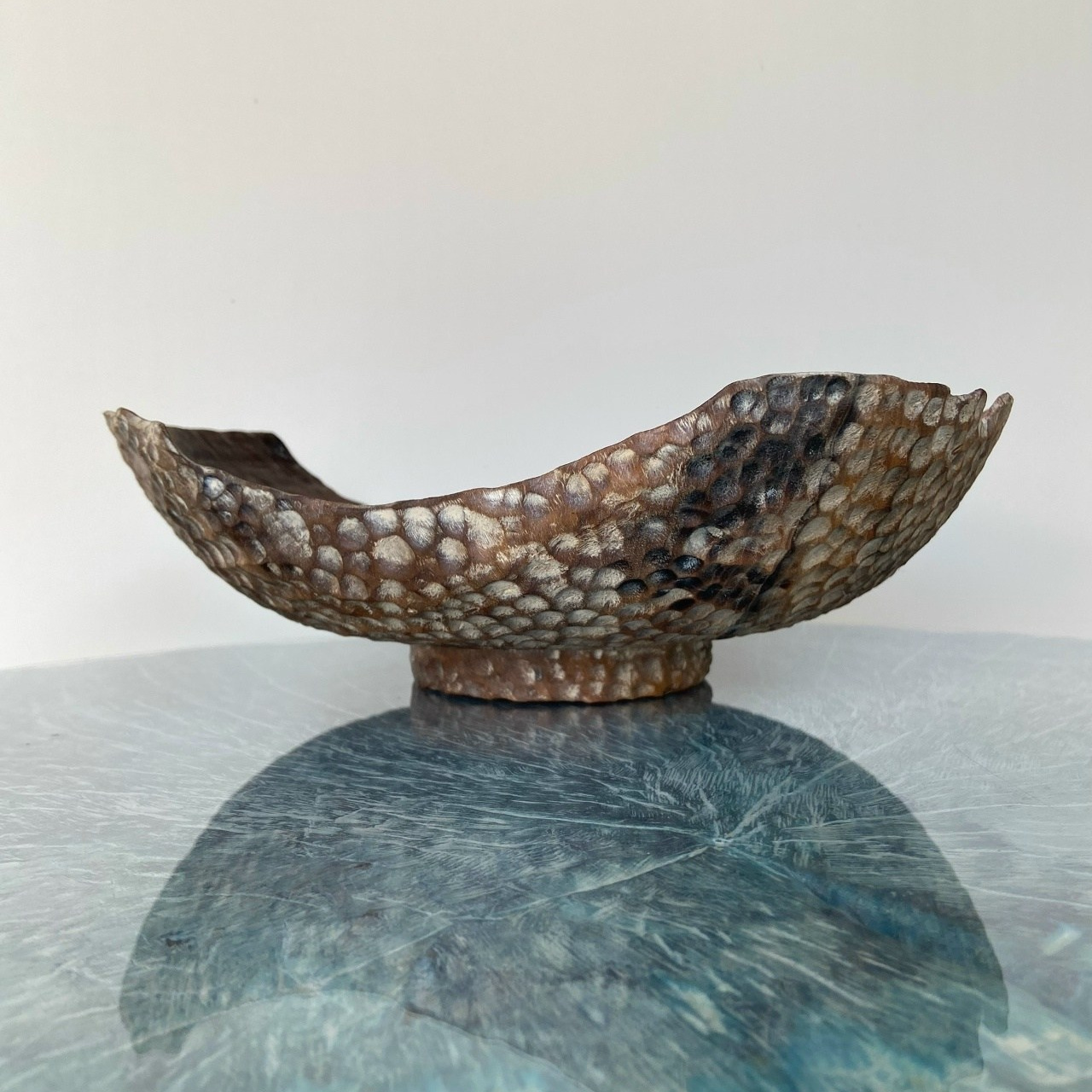 Чаша из дерева «Белая россыпь». Арт-объекты для стен. Авторские картины, панно, часы и портреты по фото