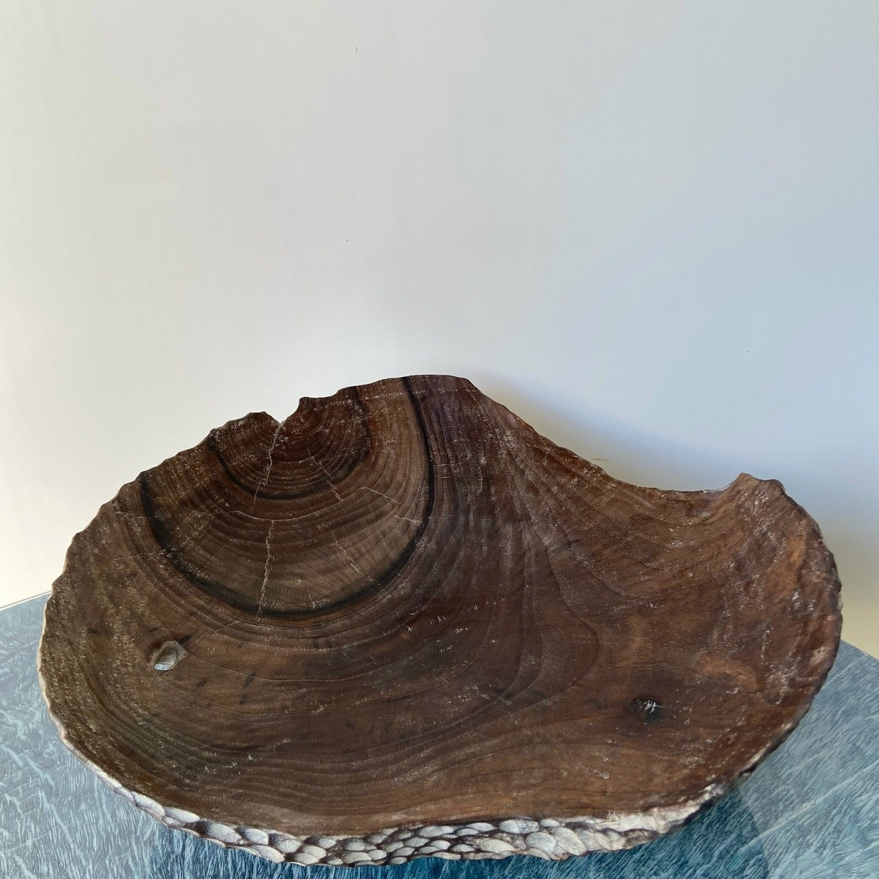 Wooden bowl “White placer”. Art objects for walls. Author’s paintings, panels, clocks and portraits by photo