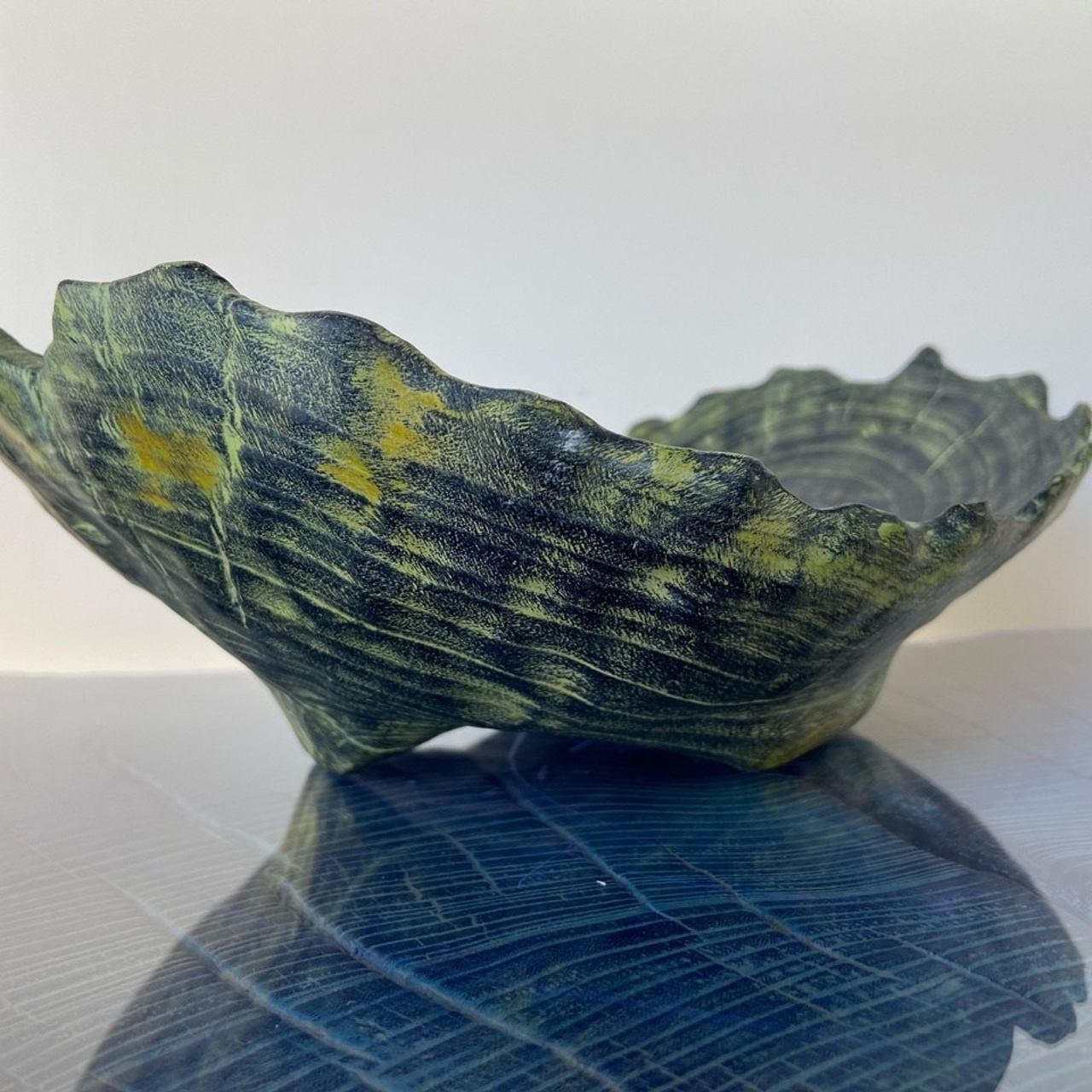 Wooden bowl “Forest shell”. Art objects for walls. Author’s paintings, panels, clocks and portraits by photo