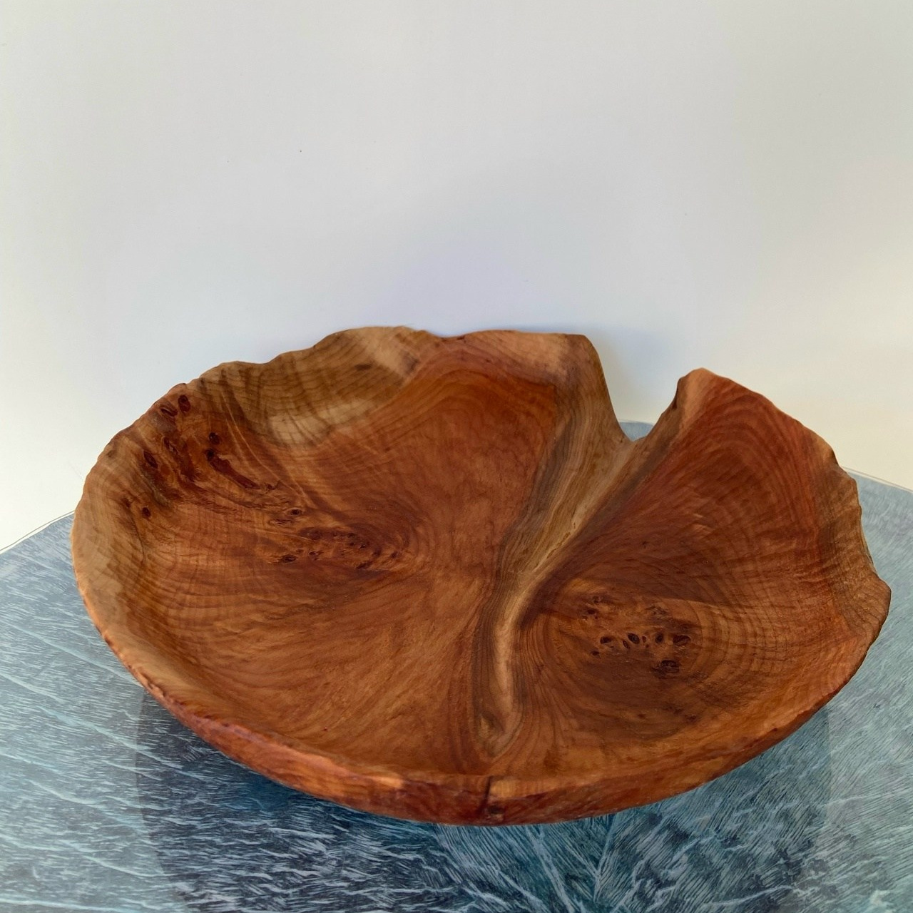 Чаша из дерева «Лисичка». Арт-объекты для стен. Авторские картины, панно, часы и портреты по фото