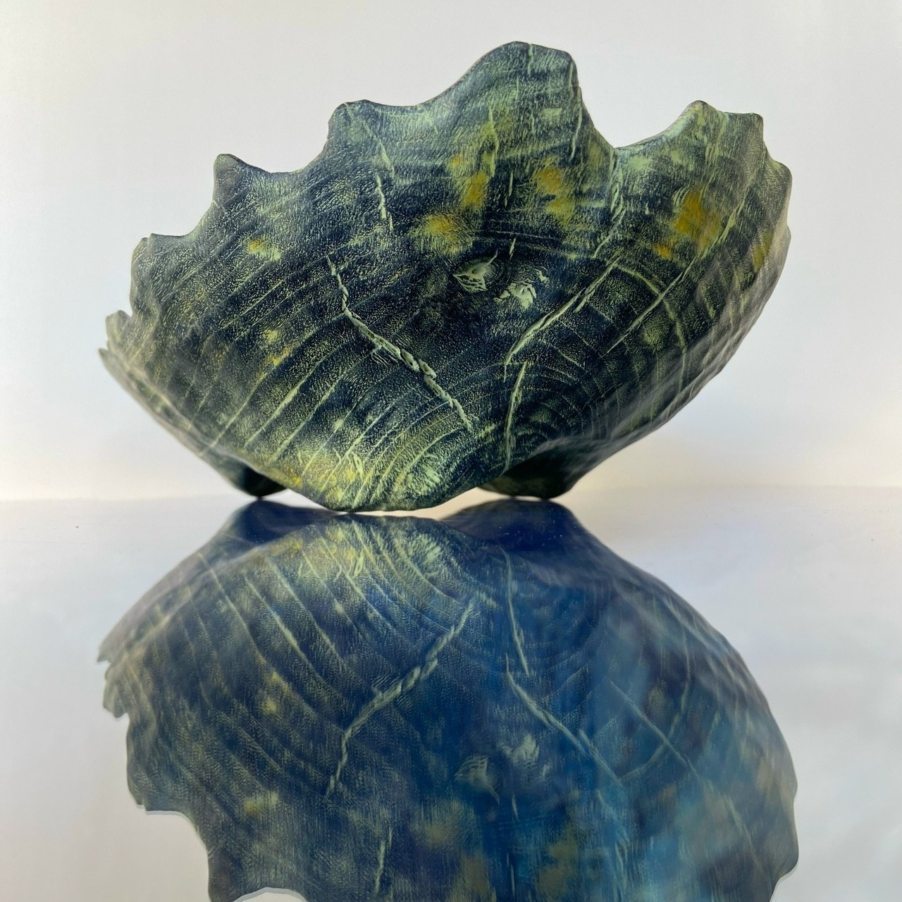 Wooden bowl “Forest shell”. Art objects for walls. Author’s paintings, panels, clocks and portraits by photo