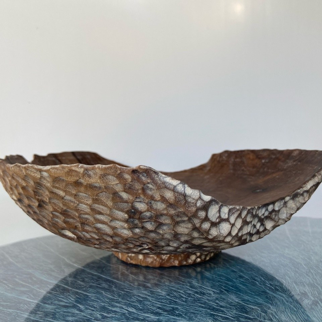 Wooden bowl “White placer”. Art objects for walls. Author’s paintings, panels, clocks and portraits by photo