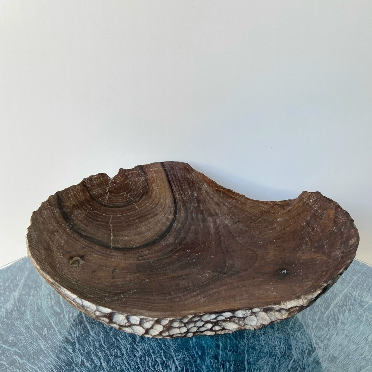 Чаша из дерева «Белая россыпь». Арт-объекты для стен. Авторские картины, панно, часы и портреты по фото