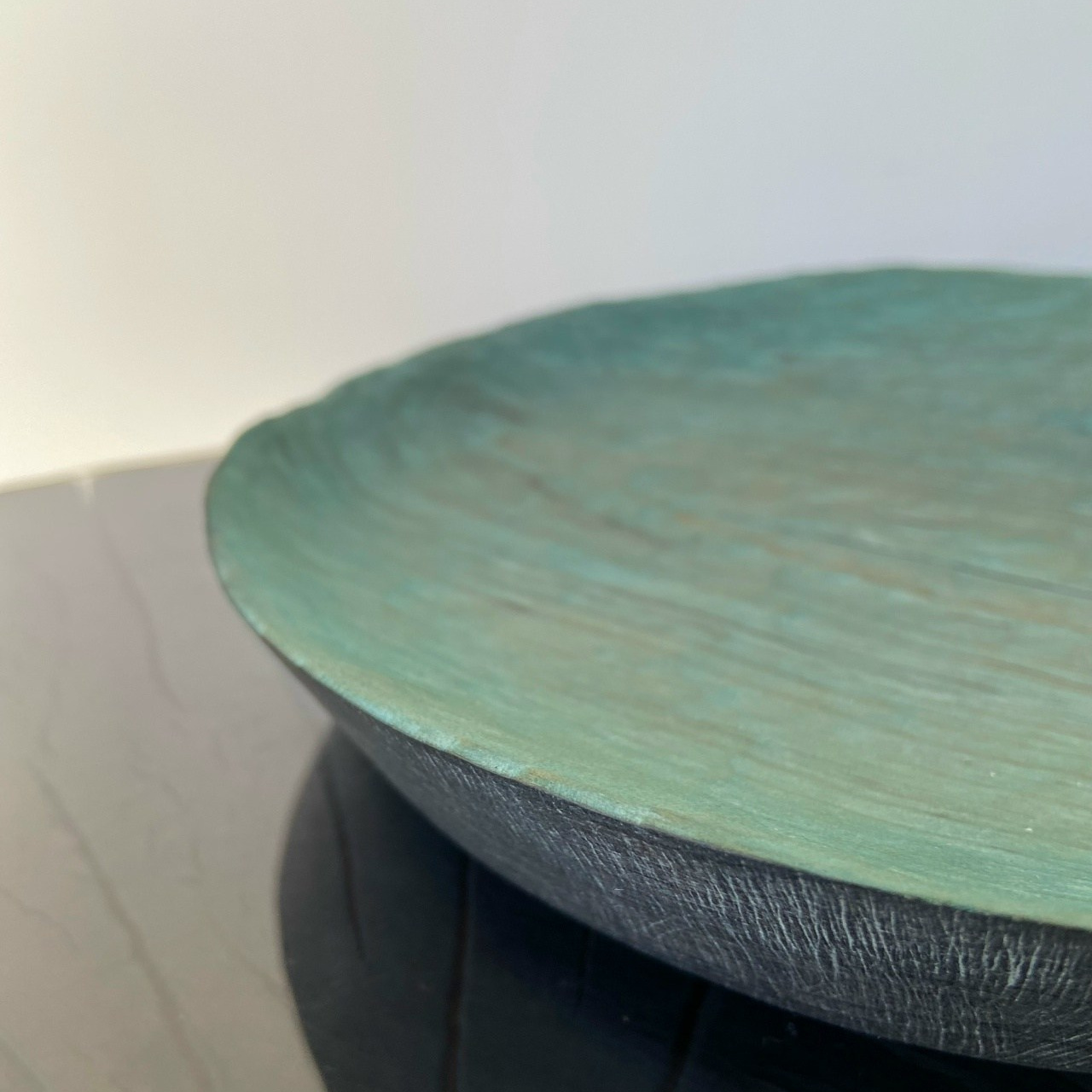 Тарелка из дерева «небесная синева». Арт-объекты для стен. Авторские картины, панно, часы и портреты по фото