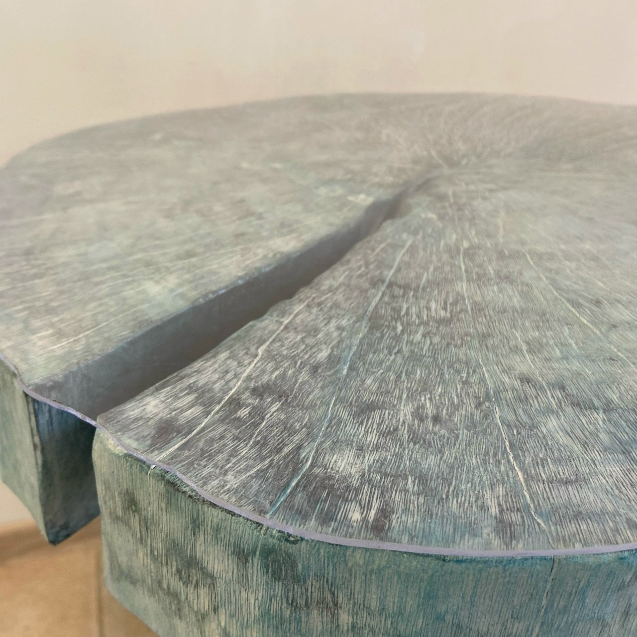 Журнальный столик из дерева «голубые небеса». Арт-объекты для стен. Авторские картины, панно, часы и портреты по фото