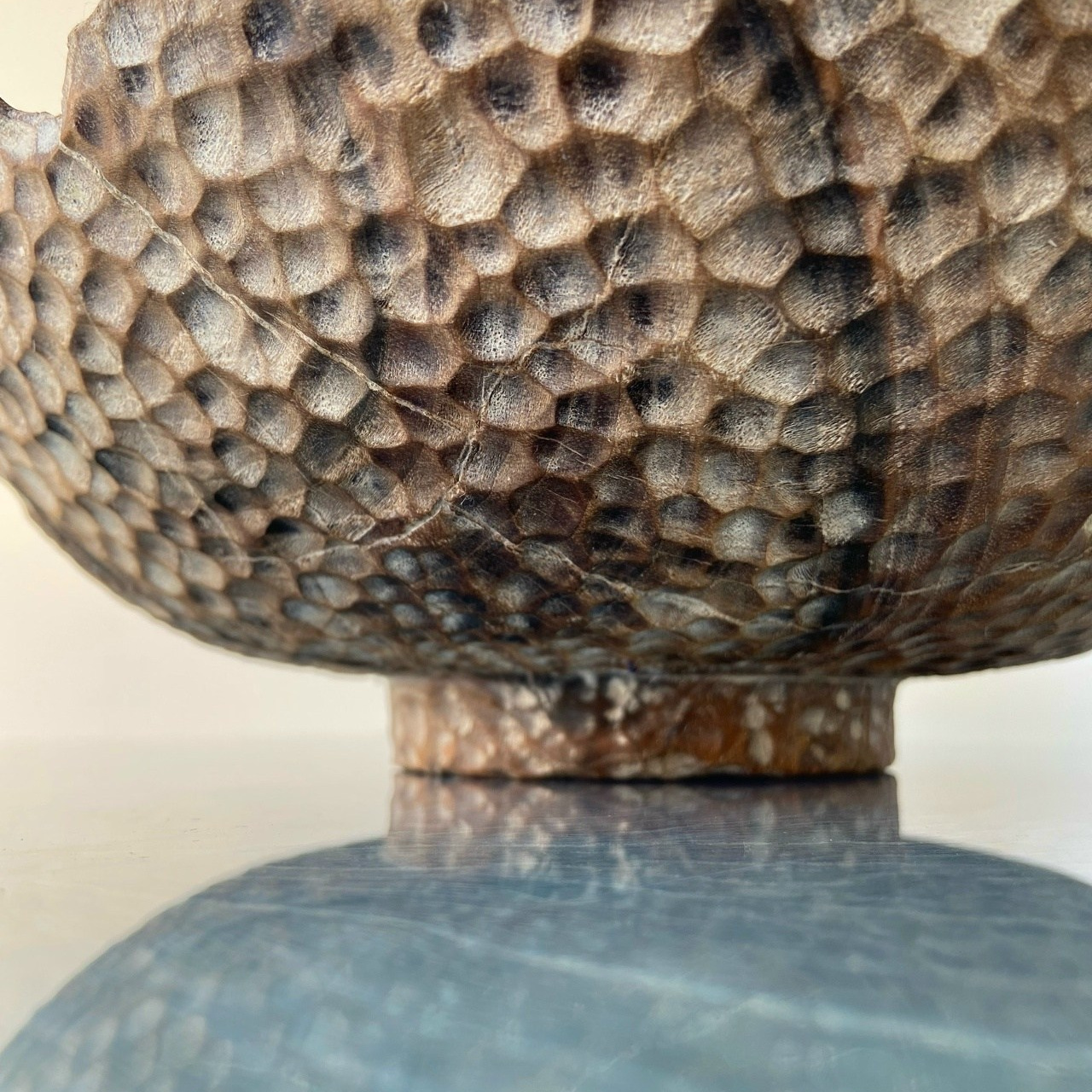 Wooden bowl “White placer”. Art objects for walls. Author’s paintings, panels, clocks and portraits by photo