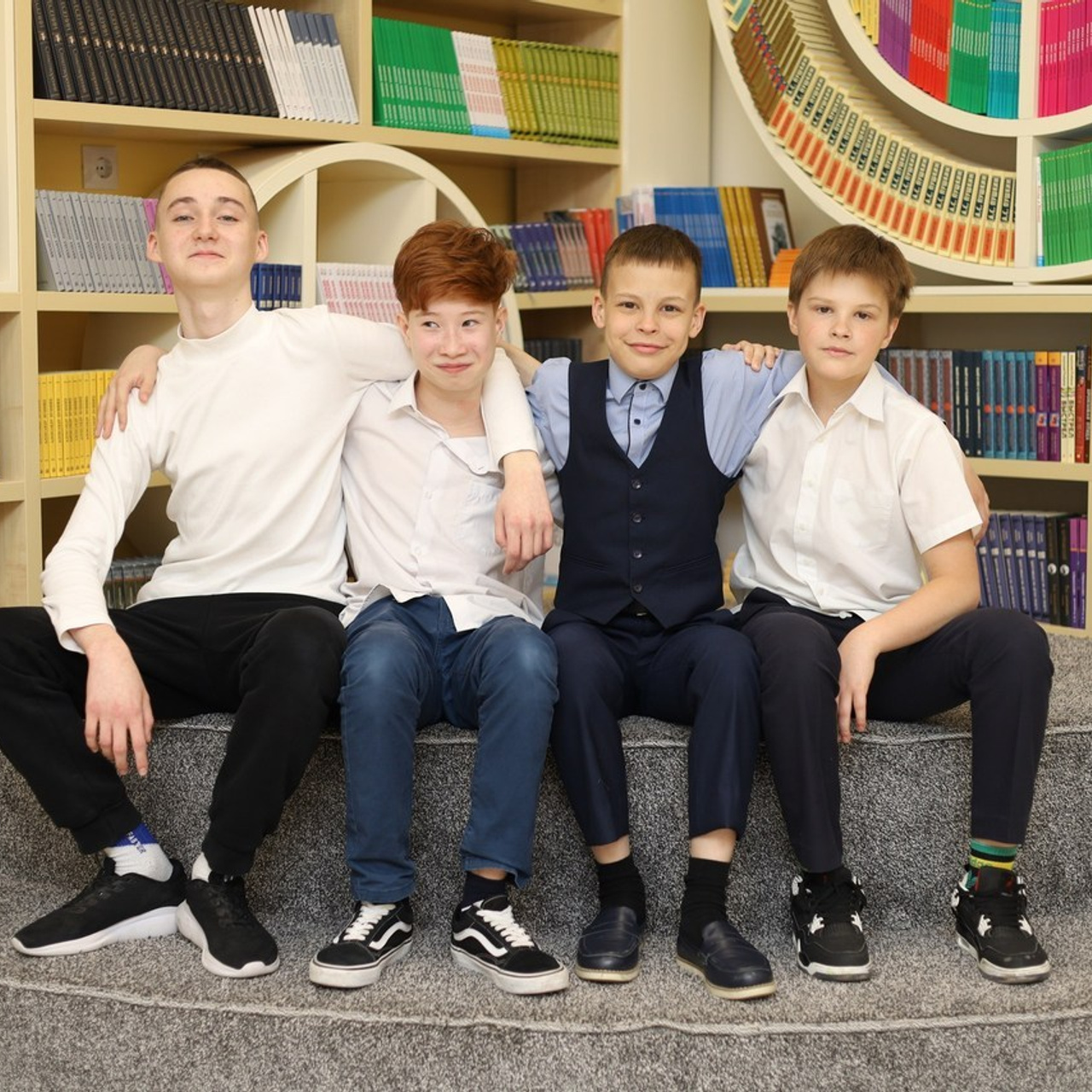 Отзывы о компании Фотобук. Выпускные альбомы в Тюмени для школ, садов, вузов спортивных секций