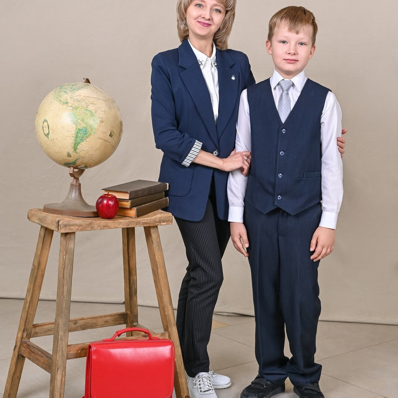 Отзывы о компании Фотобук. Выпускные альбомы в Тюмени для школ, садов, вузов спортивных секций