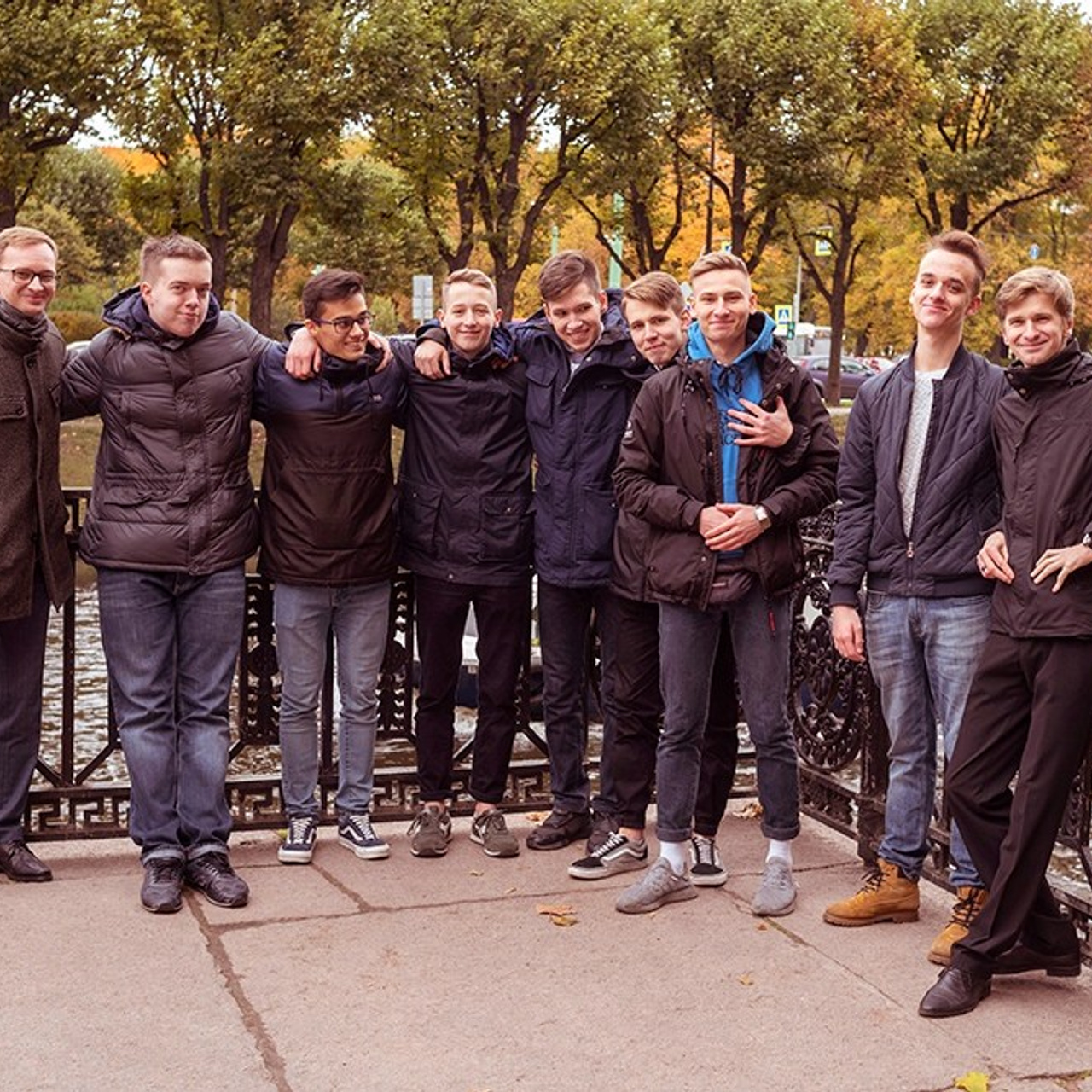 В школе. Выпускные альбомы СПБ. Фотограф в Садик и Школу