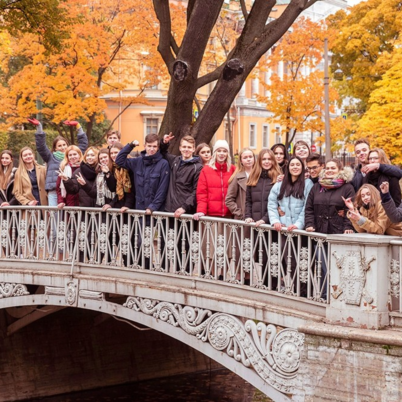 В школе. Выпускные альбомы СПБ. Фотограф в Садик и Школу