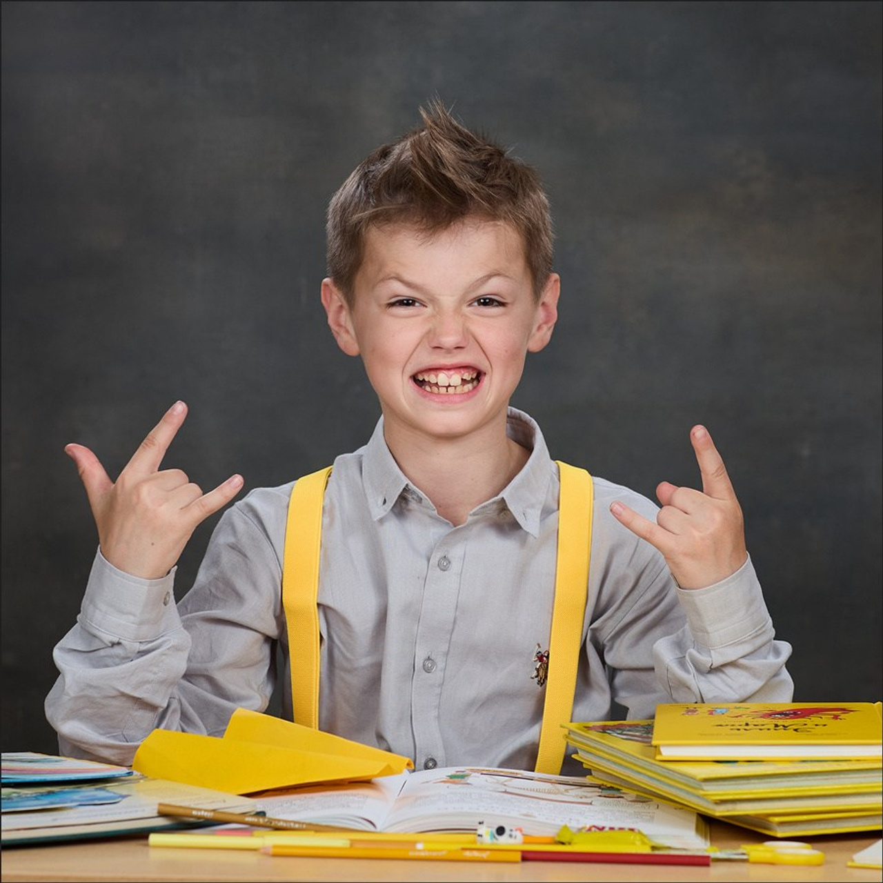 Школьные портреты и виньетка. Школьный фотограф Сергей Беликов