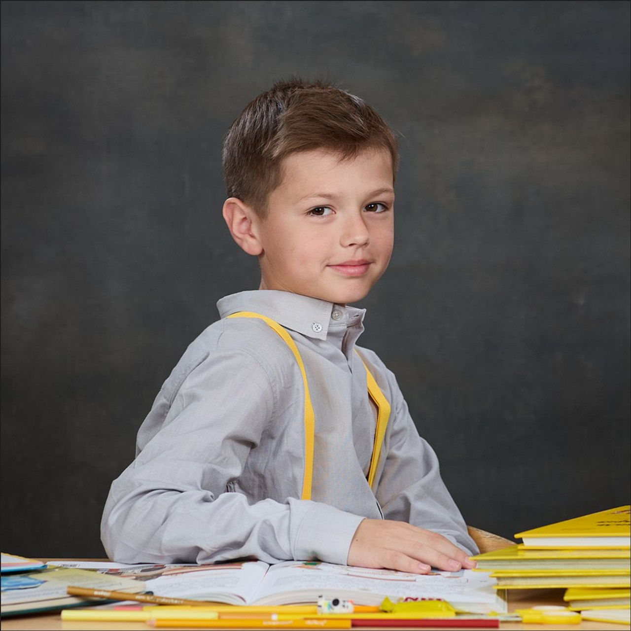Школьные портреты и виньетка. Школьный фотограф Сергей Беликов
