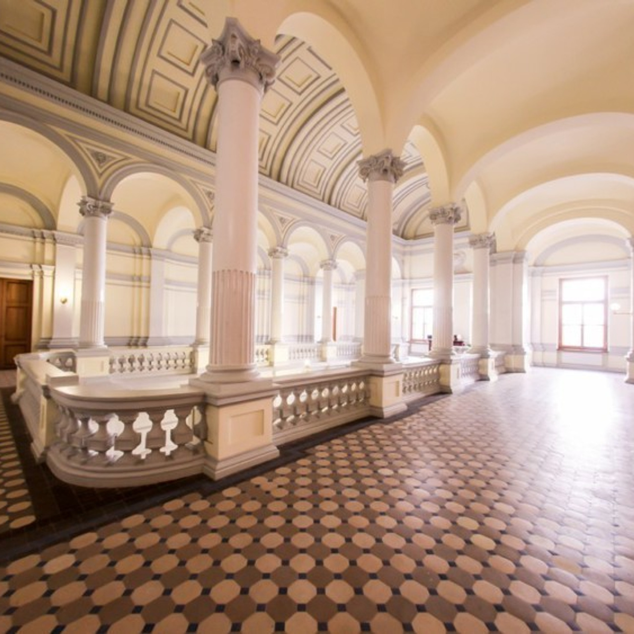 Куда пойти в Санкт-Петербурге на свадебную фотосессию если плохая пого. Свадебный фотограф в Спб Сергей Баланян