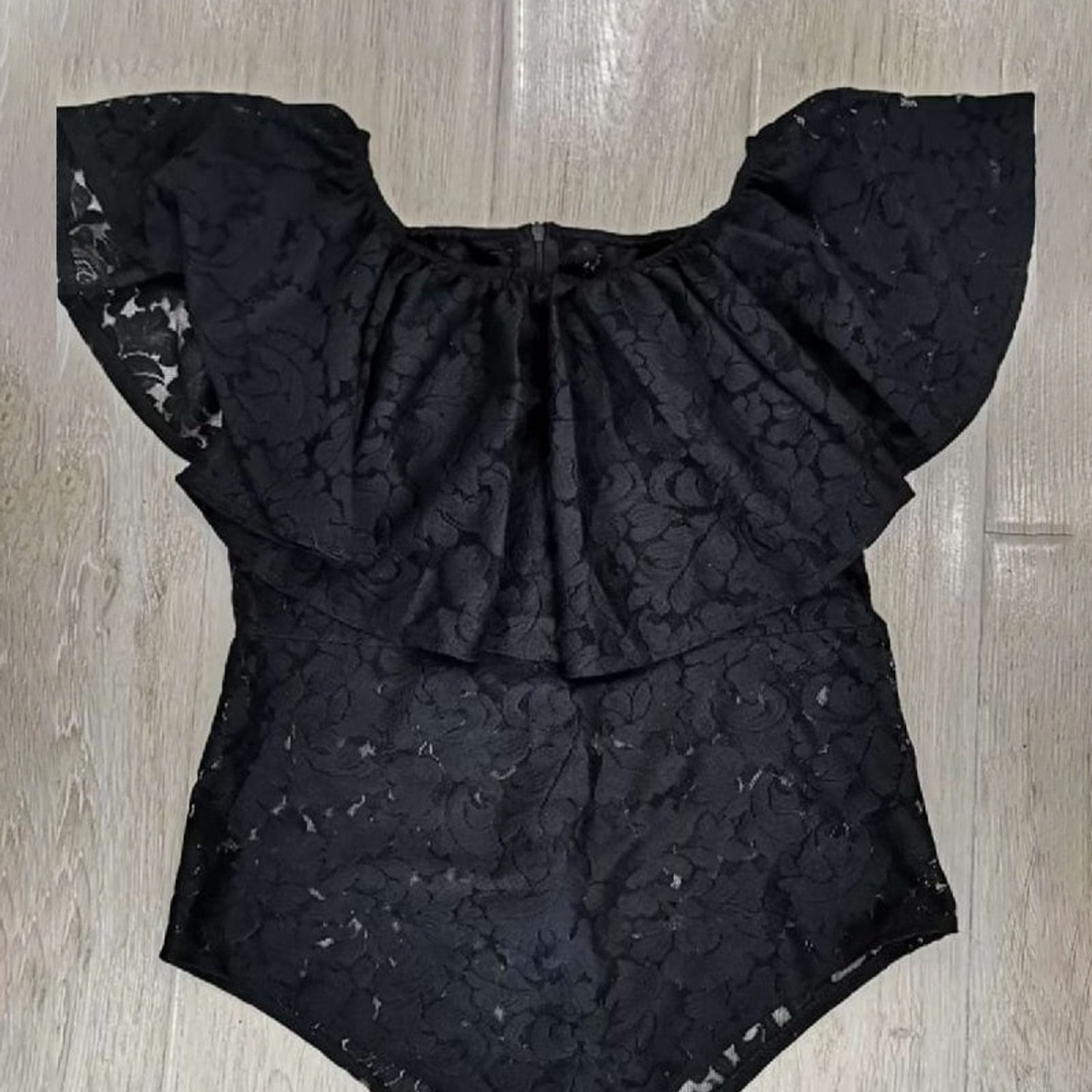 Боди кружевное черное с воланами 600 ₽