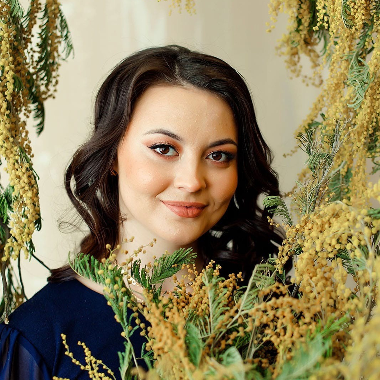 Фотосессия с цветами красивой девушки. Дима Никитин свадебный и семейный фотограф в Ижевске и Удмуртии с 2007 года