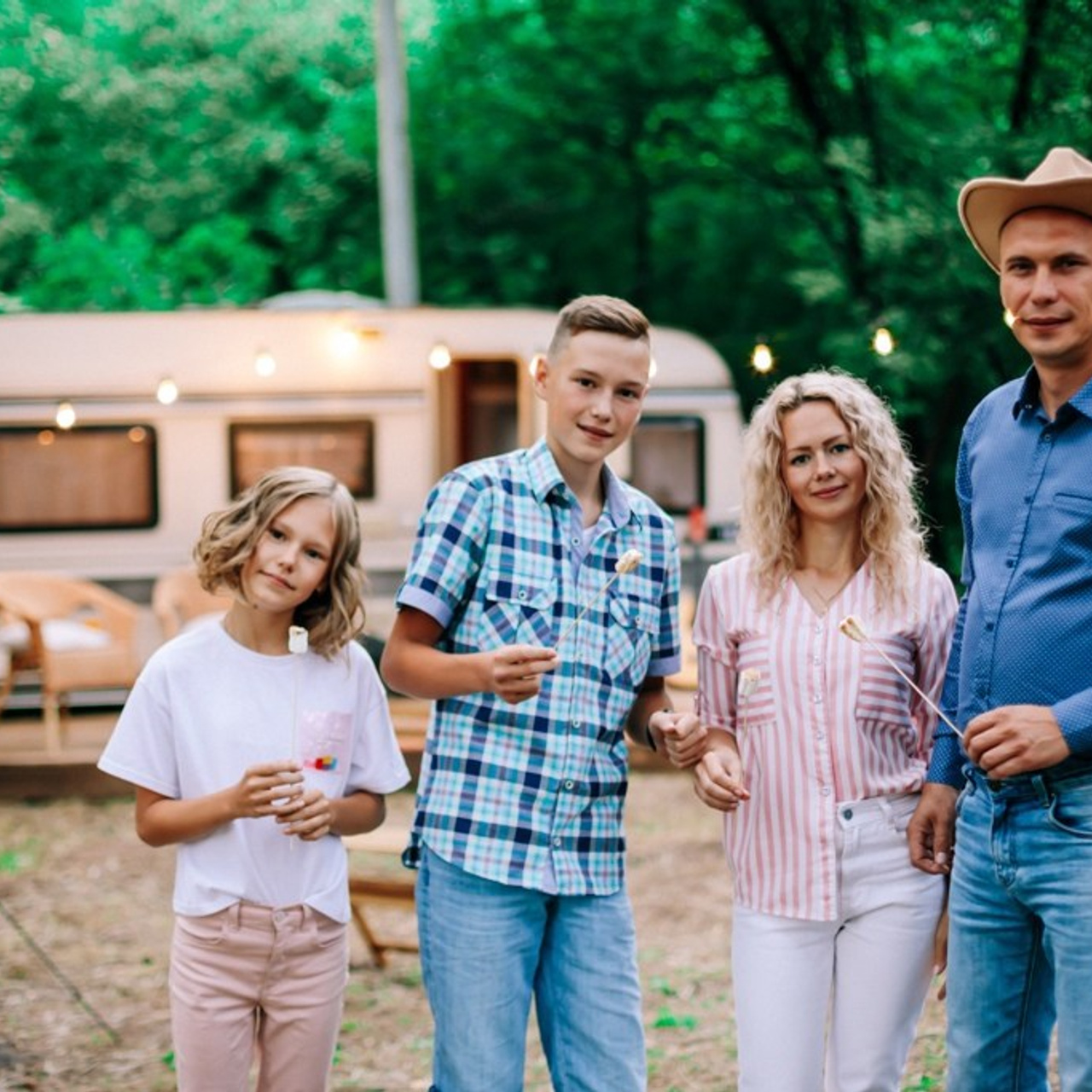 Семейная фотосессия в доме на колесах в Ижевском лесу. Дима Никитин свадебный и семейный фотограф в Ижевске и Удмуртии с 2007 года