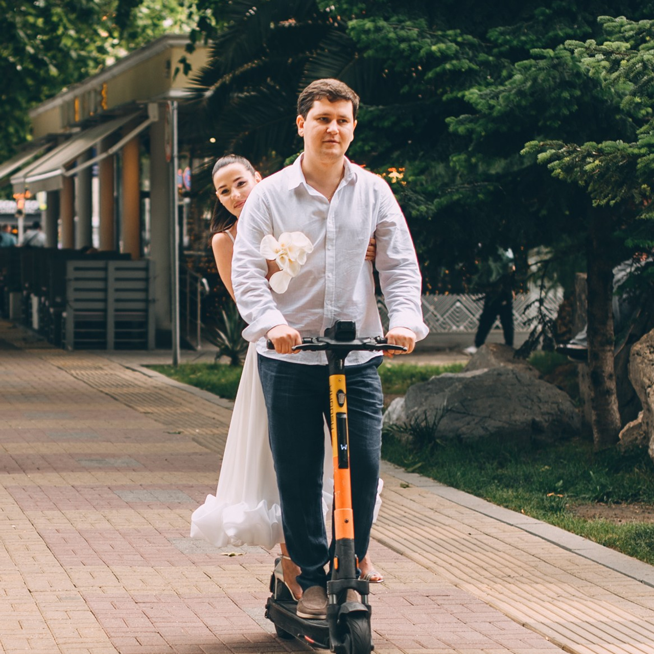 Порт, рыбалка и на самокате в загс