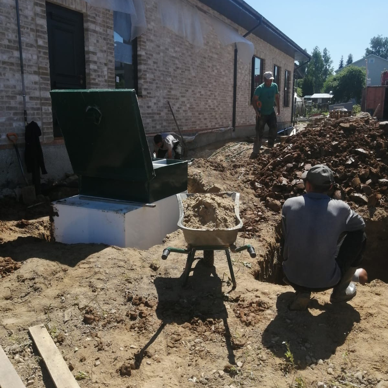 Септик и канализация для частного дома и дачи в Серпухове — заказать услугу