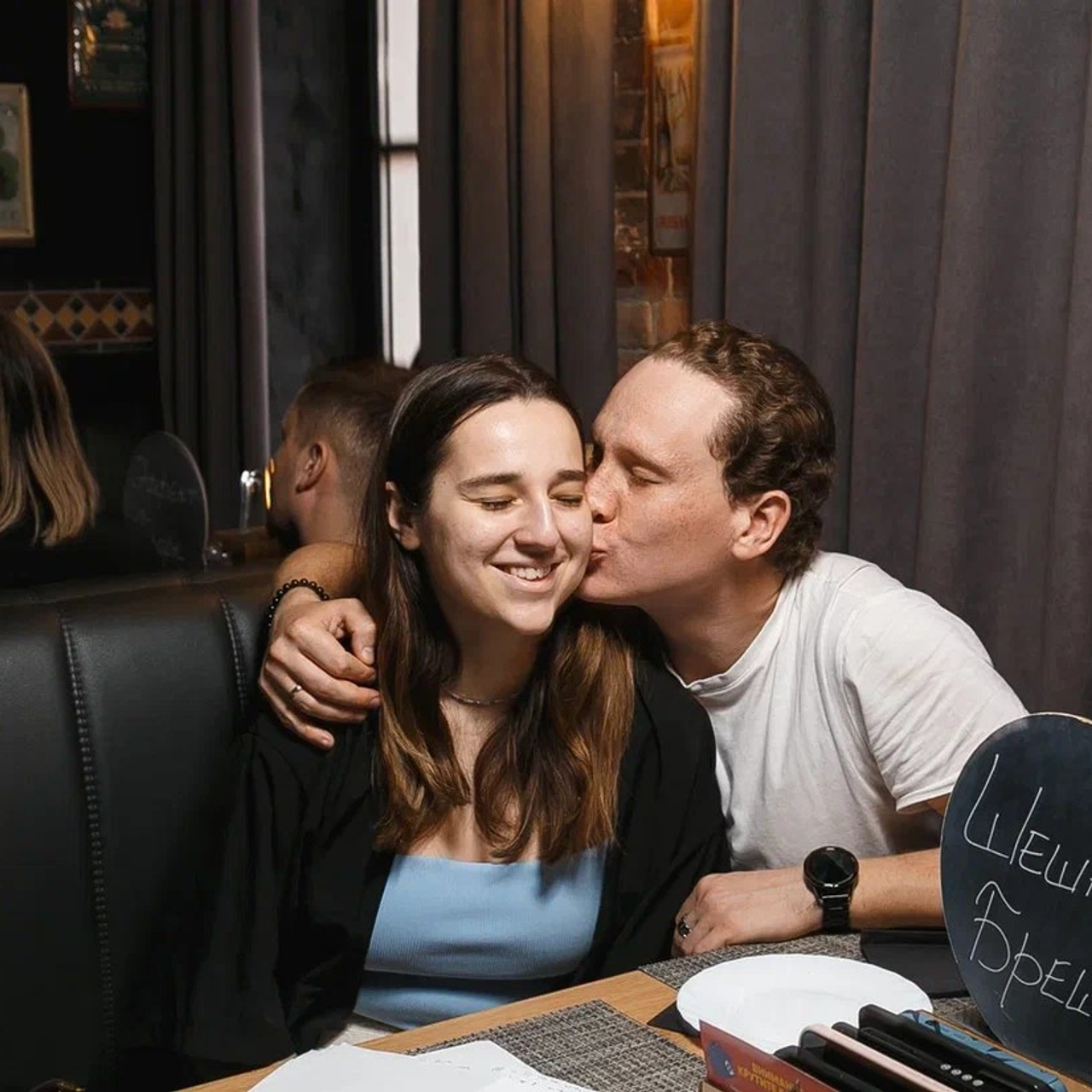 Квиз Плиз в Харатс Пабе