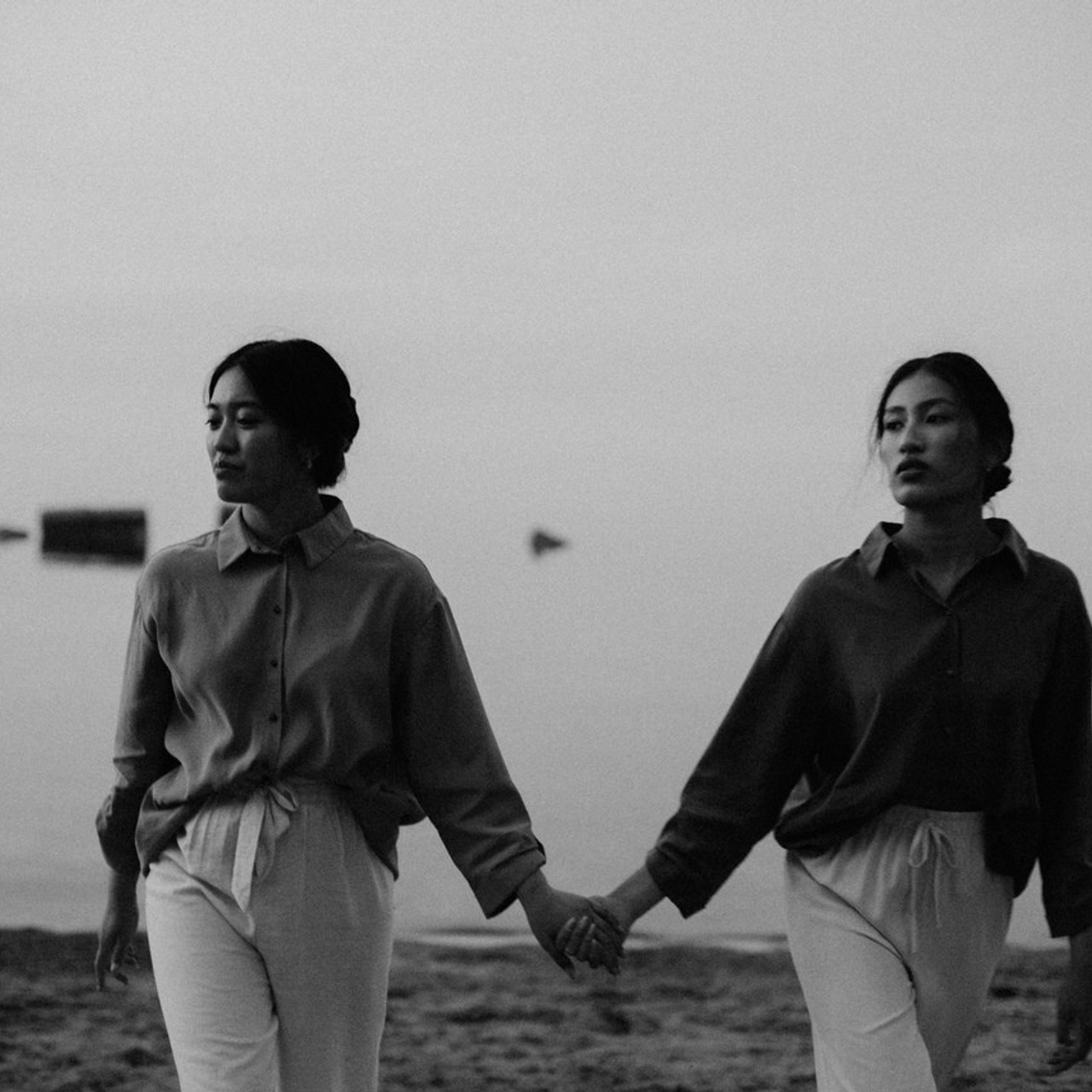 Семейная прогулка на берегу Байкала