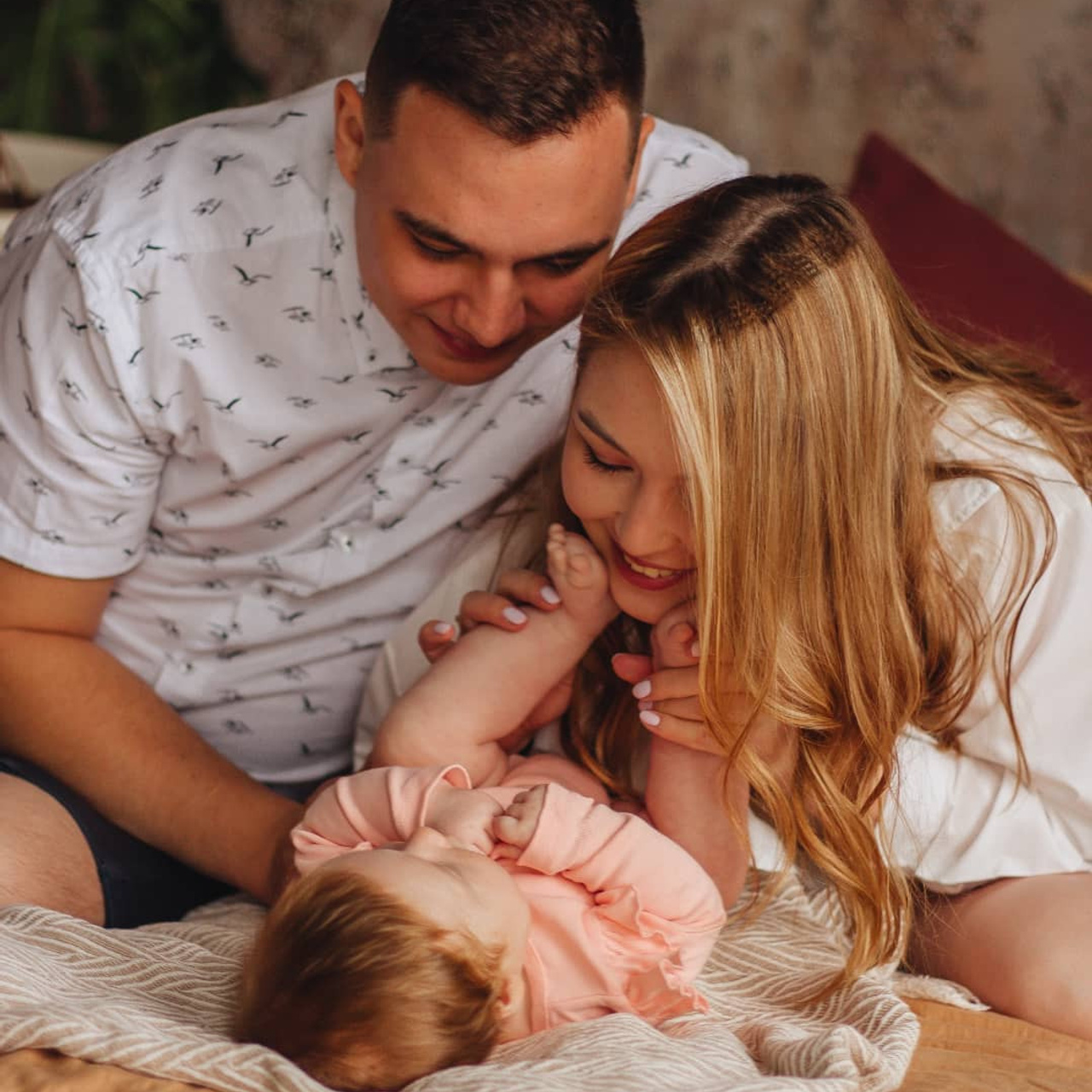 Студийная семейная фотосессия