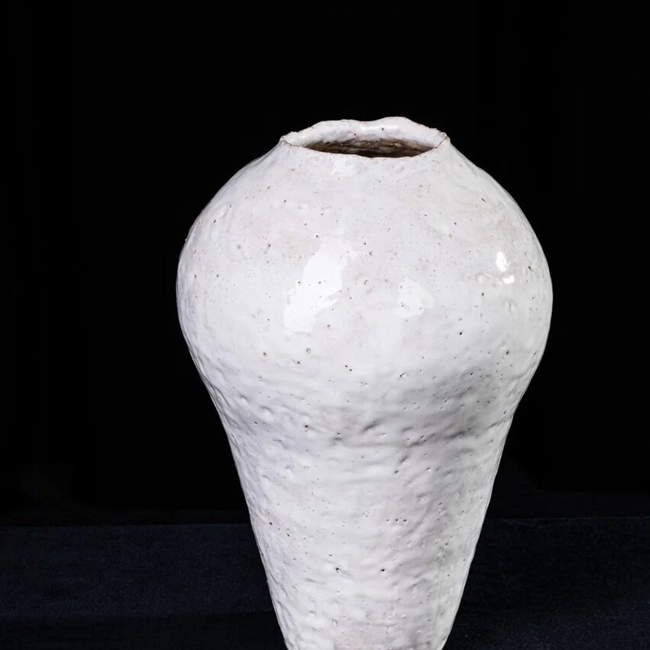 Белый сосуд