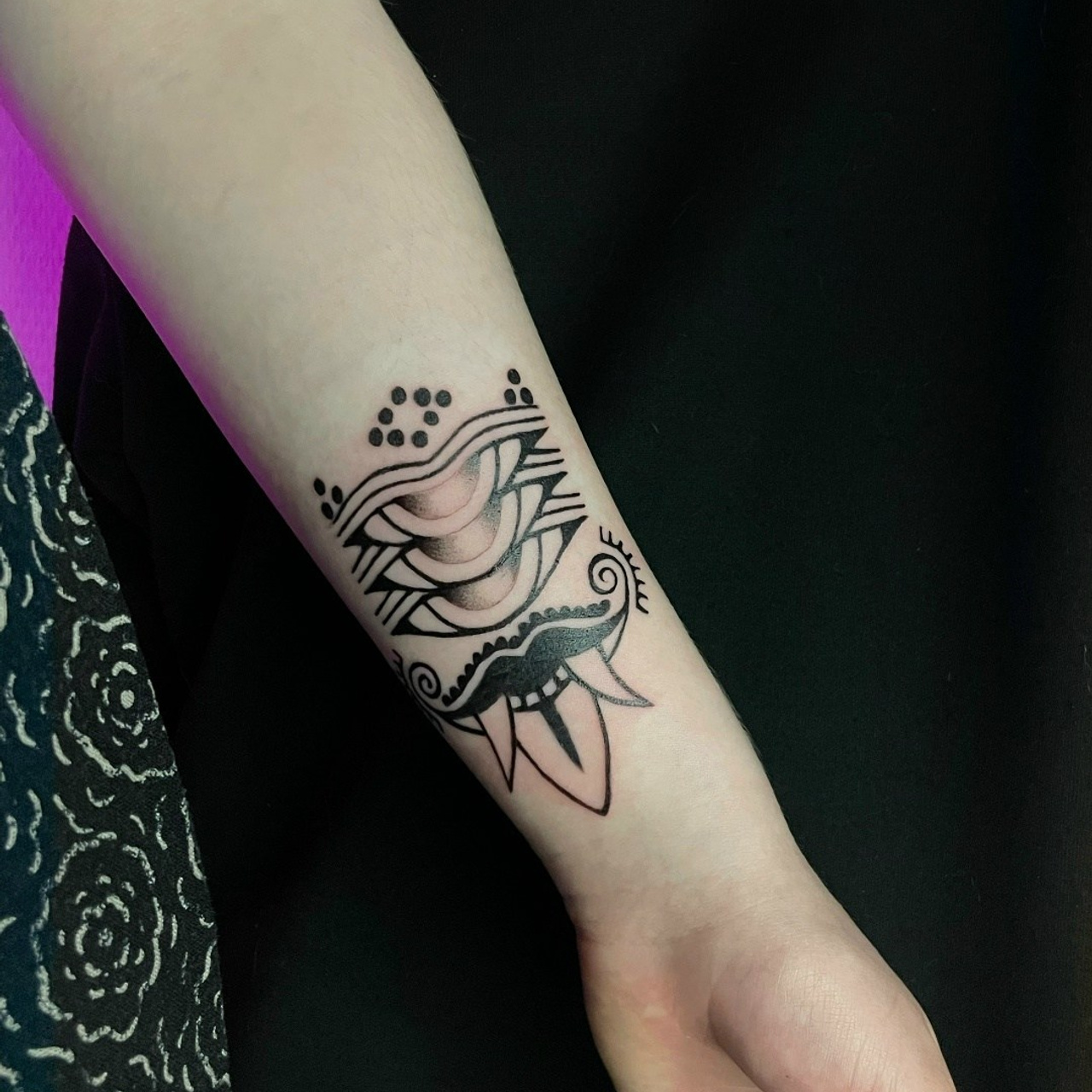 темные закрасы