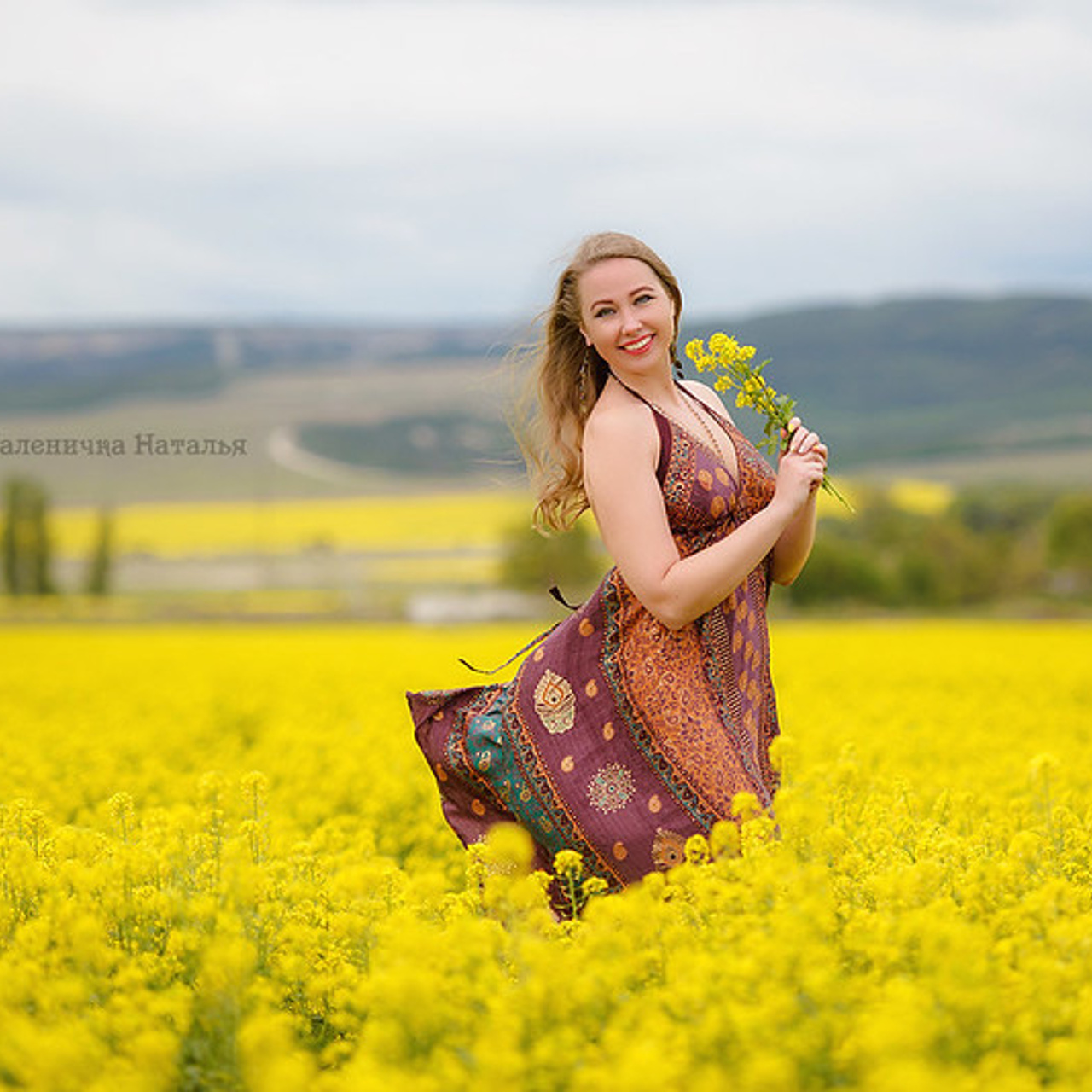 Фотосессия в цветущих полях