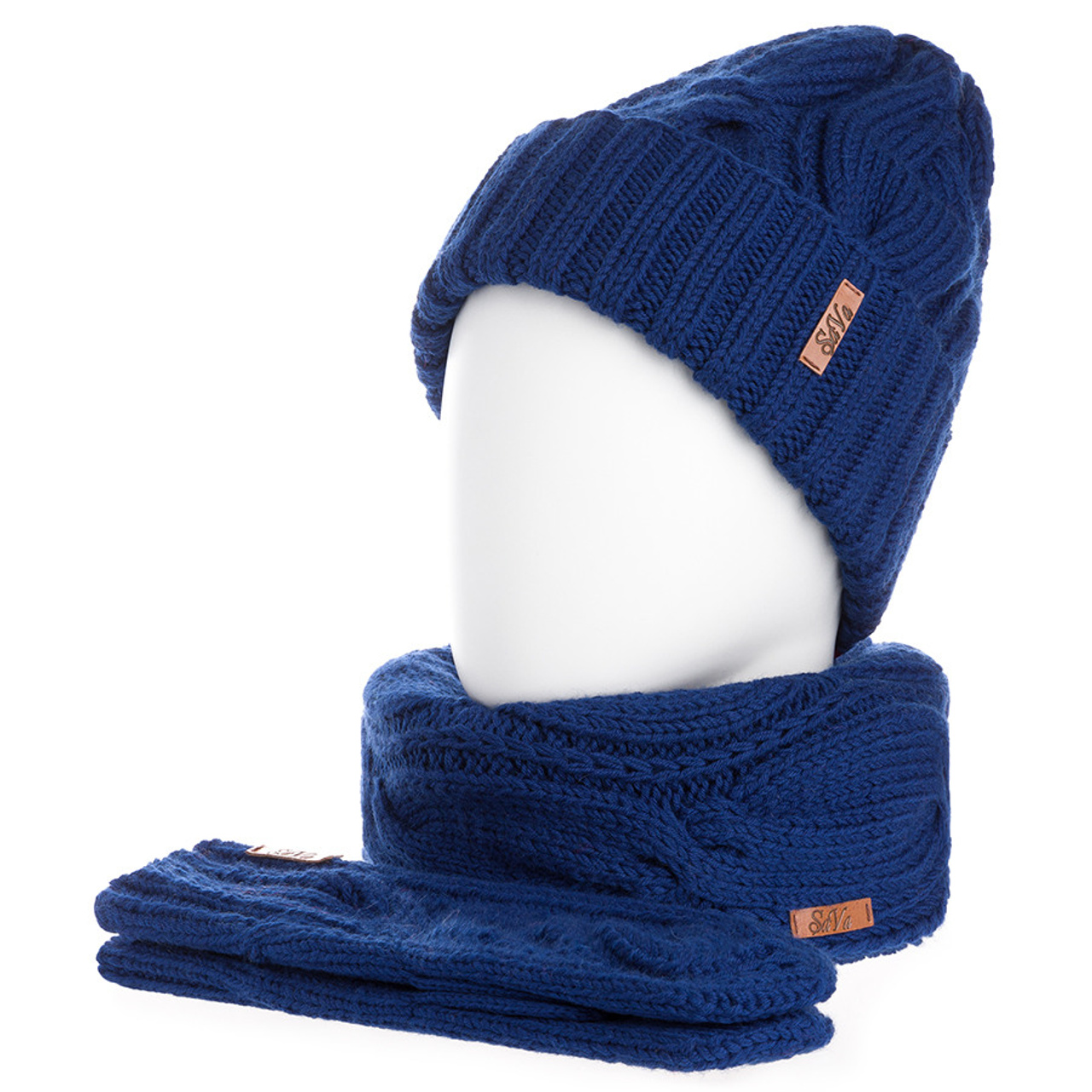 Фотосъёмка шерстяных изделий для интернет-магазина. Каталожная съёмка. Предметная съёмка одежды. Рекламная съёмка одежды. Съёмка для маркетплейсов. Съёмка на белом фоне в обтравку. Съёмка шапок на манекене. Съёмка комплектов верхней одежды.