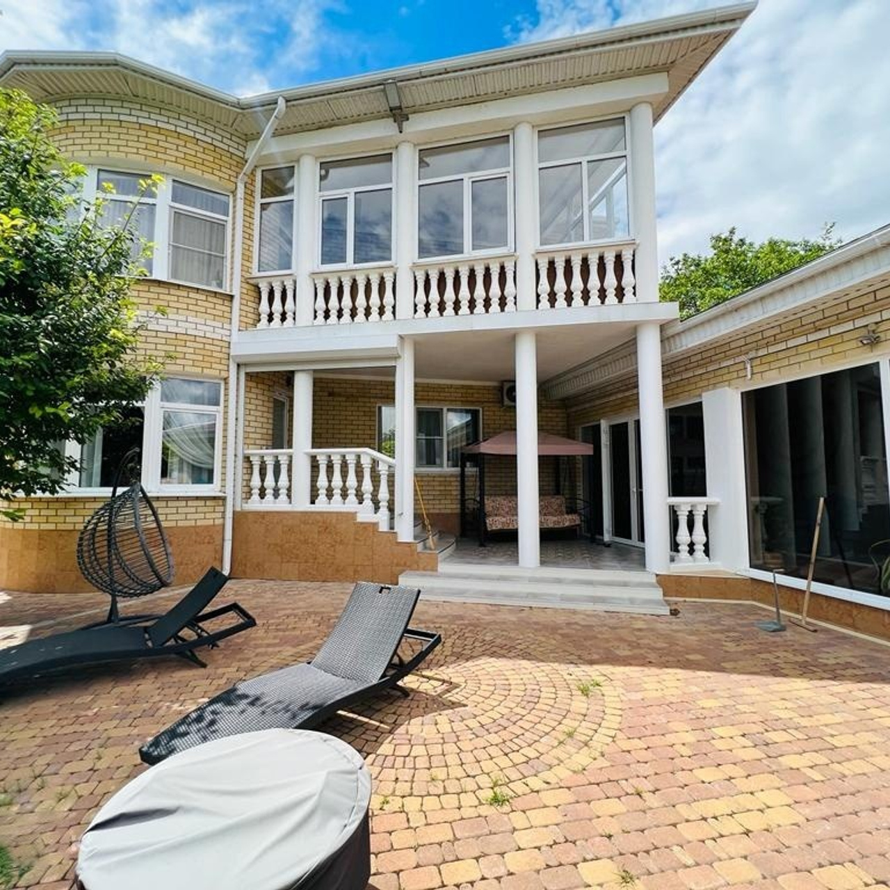 Недвижимость. Eewa.ru