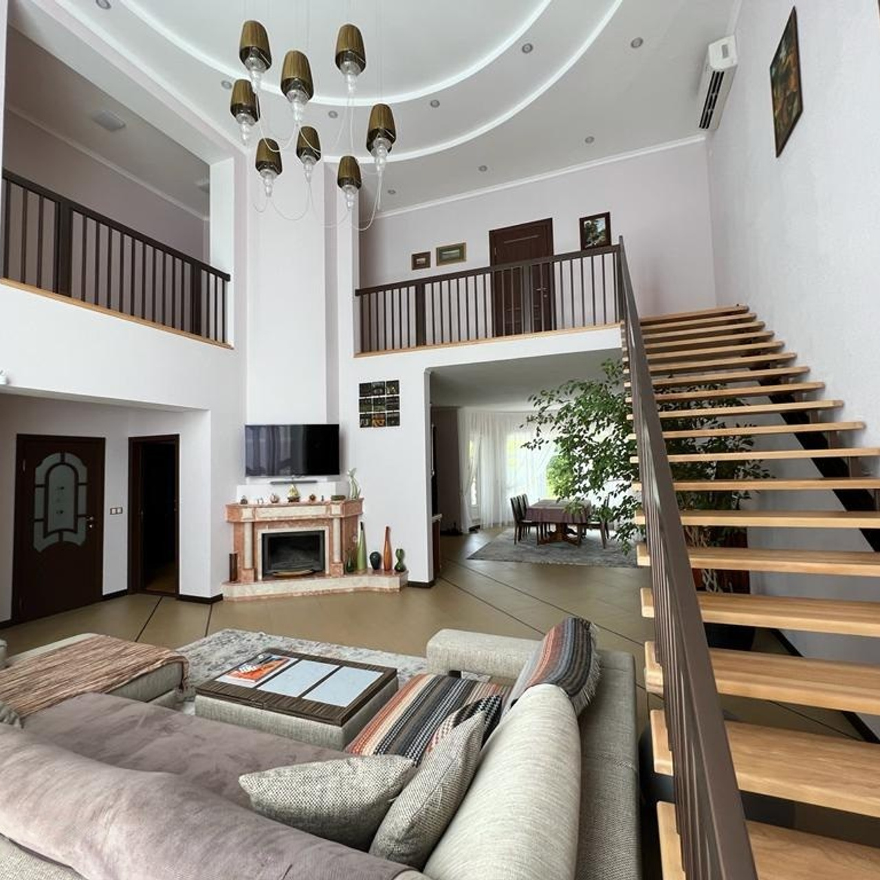 Недвижимость. Eewa.ru