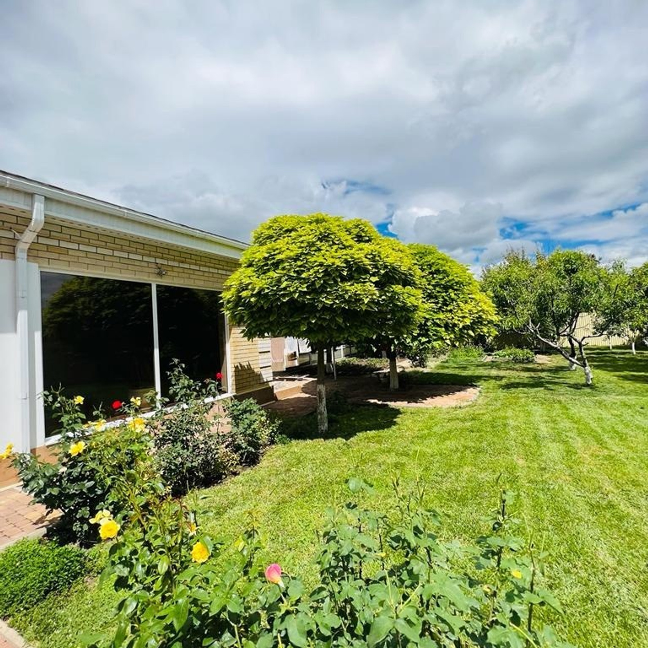 Недвижимость. Eewa.ru