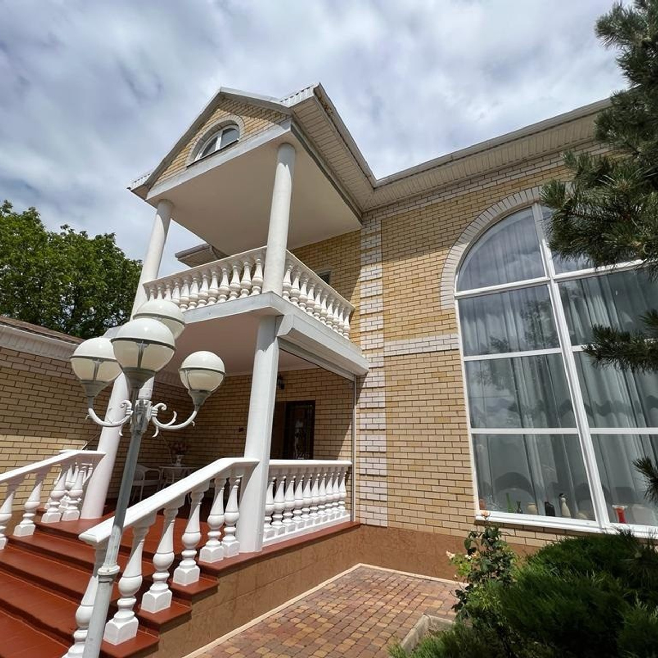 Недвижимость. Eewa.ru