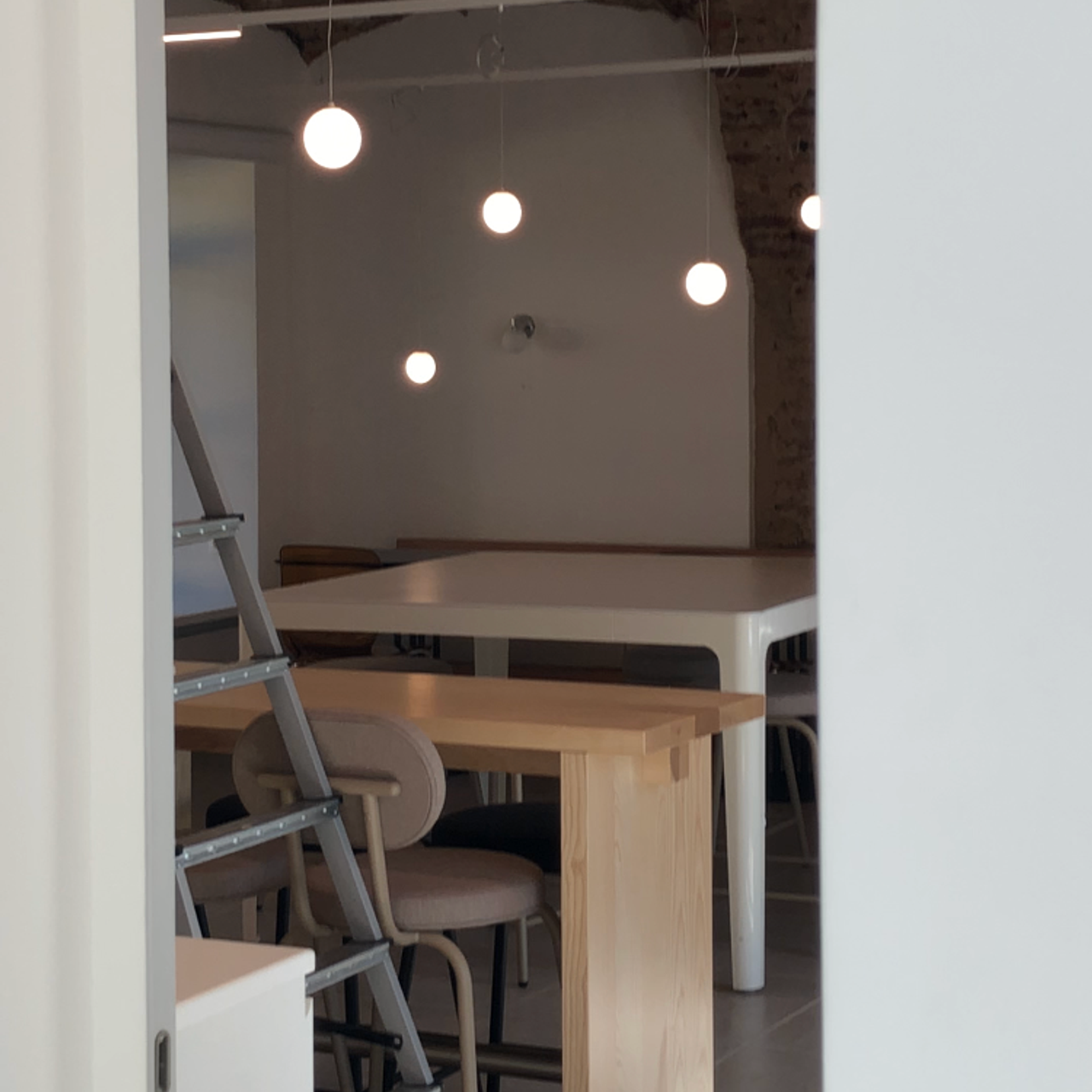 Офисы, конференц-зал и кухня-столовая площадью 200 м² для АО Майнинг Элемент, БЦ Ренессанс Фонтанка. Дизайн интерьера в Петербурге Ворфаламеева Яна